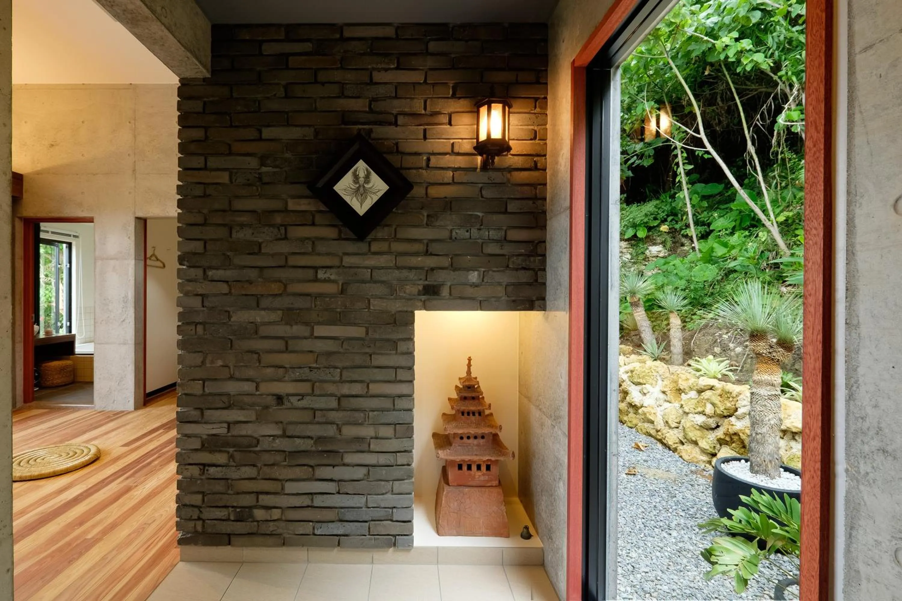 Facade/entrance in Kaiza