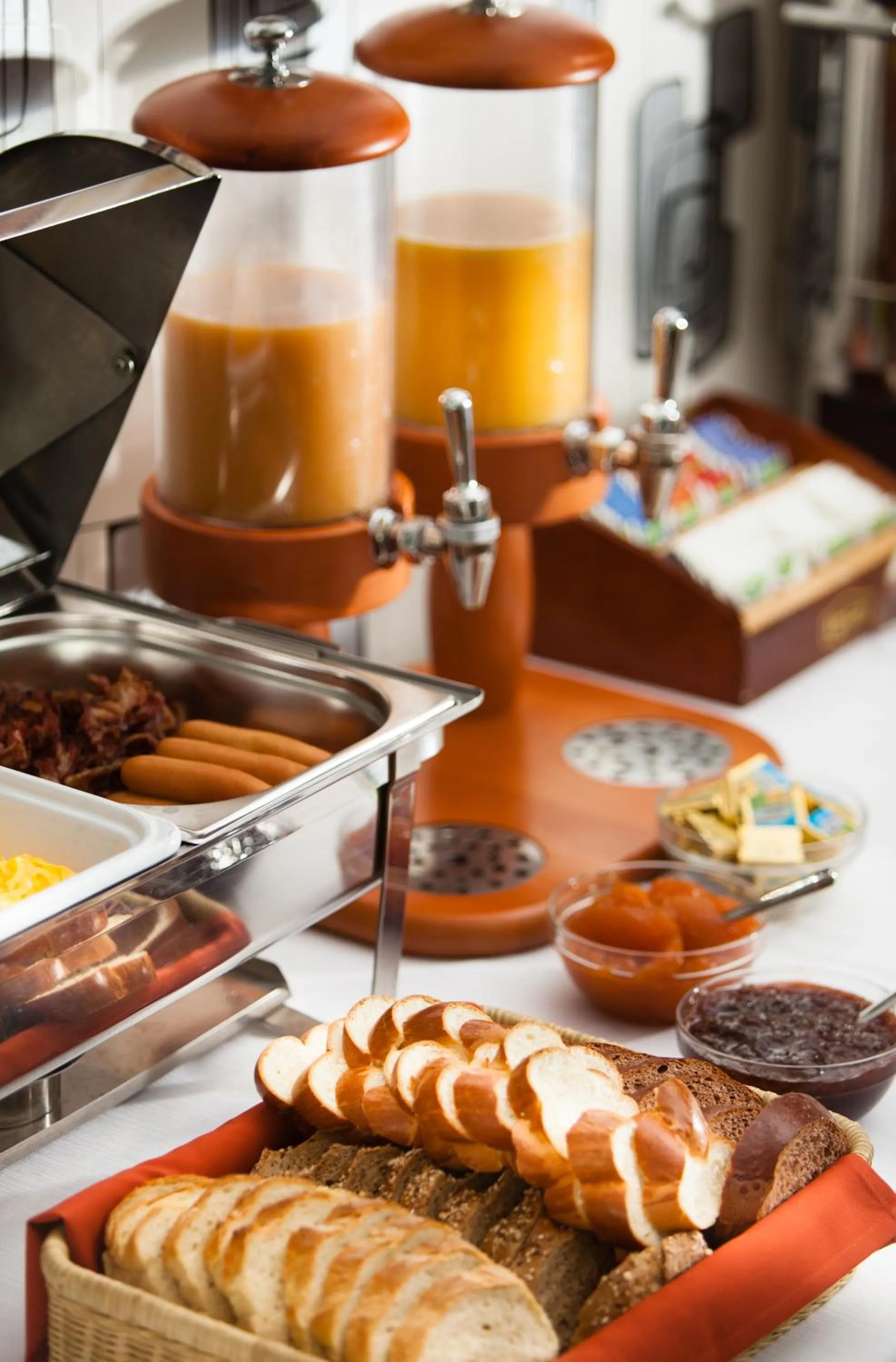 Breakfast in Jade Hotel-Ezüsthíd Hotel