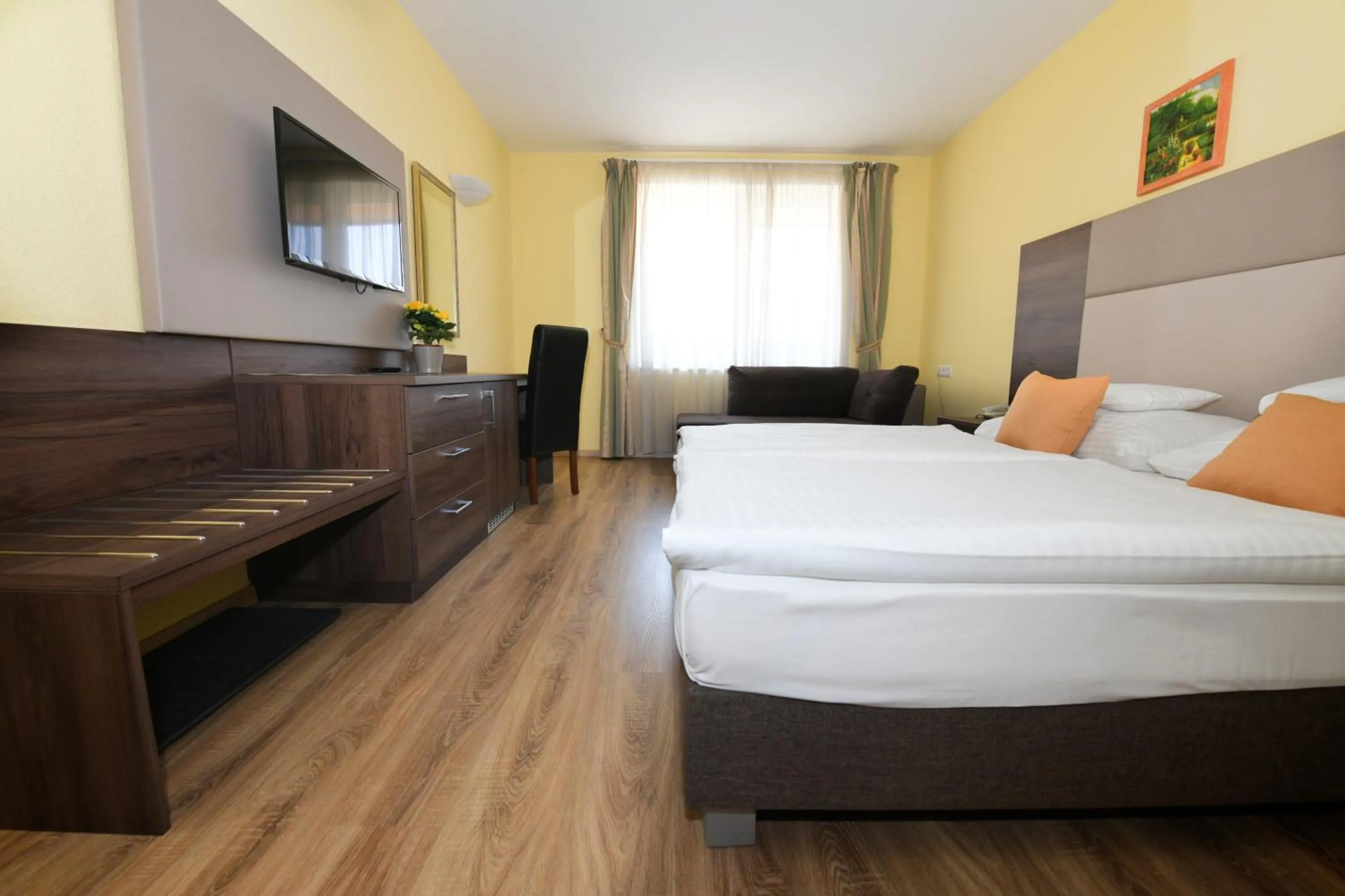 Bed in Jade Hotel-Ezüsthíd Hotel