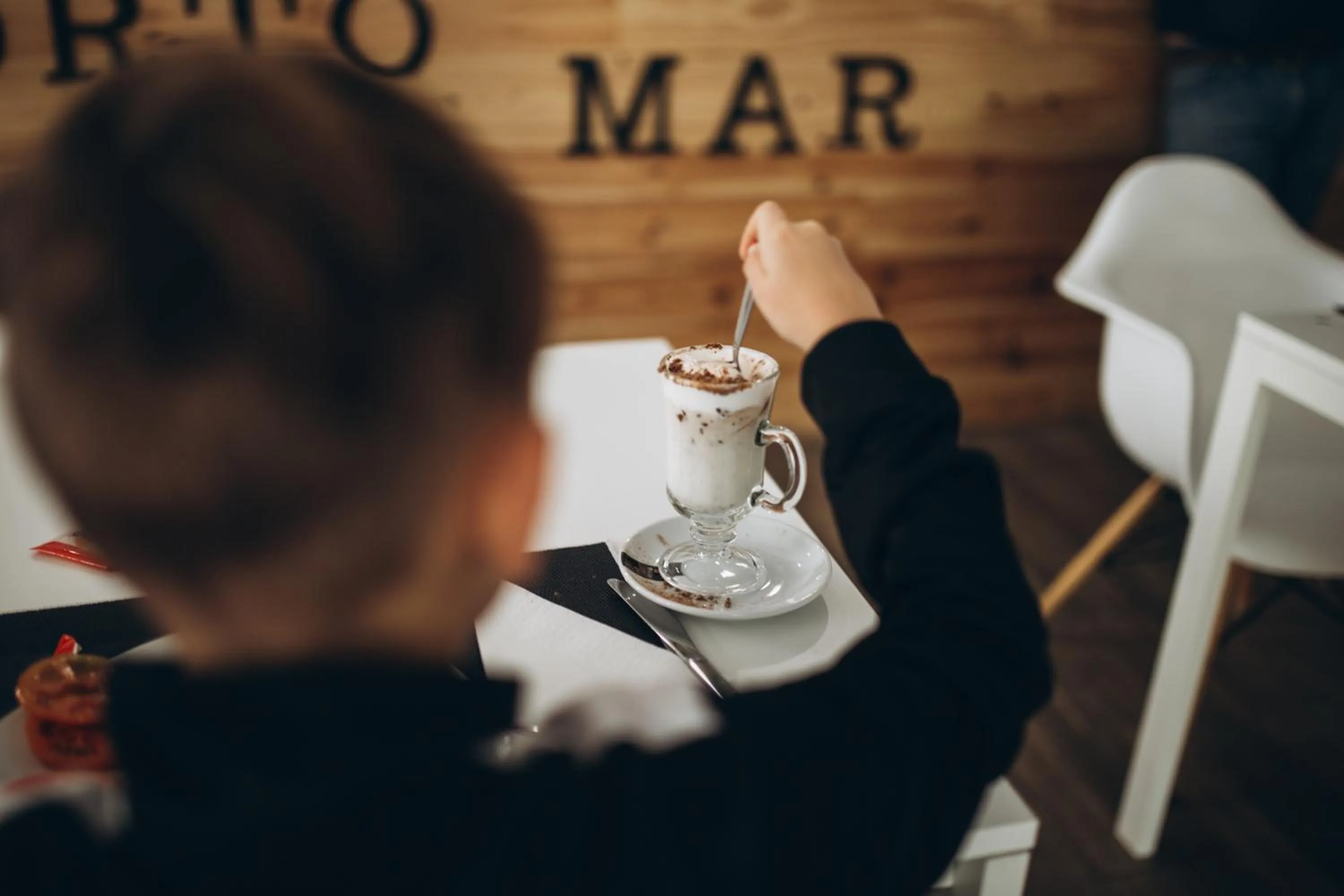 Restaurant/places to eat in Hostal Porto Mar