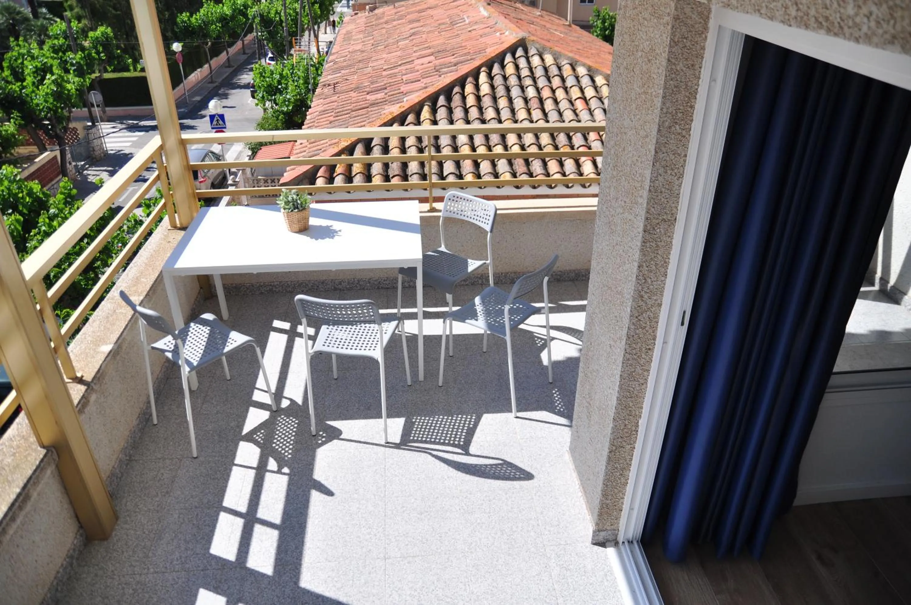 Day in Hostal Porto Mar