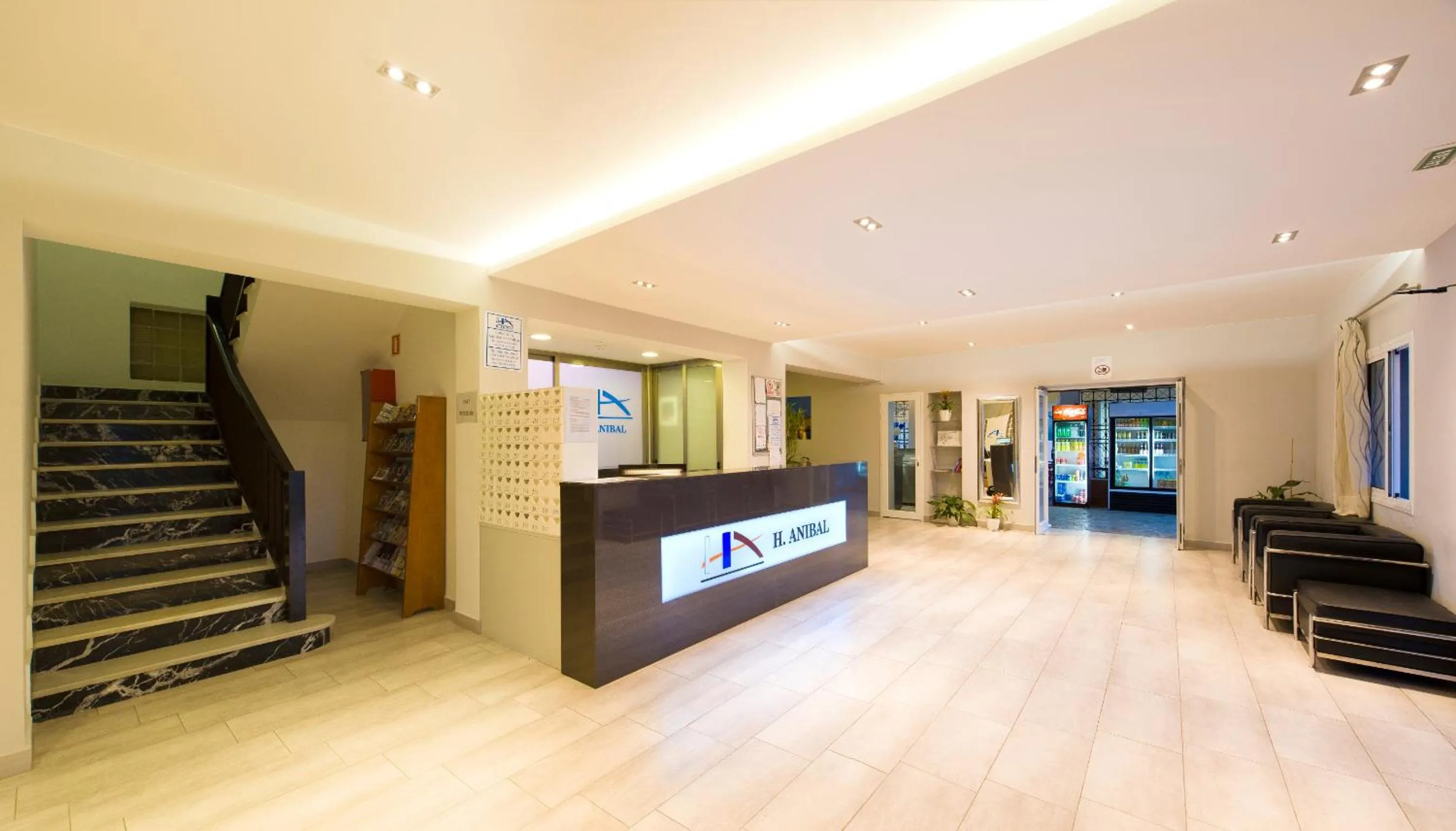 Facade/entrance in Hotel Anibal - AB Group