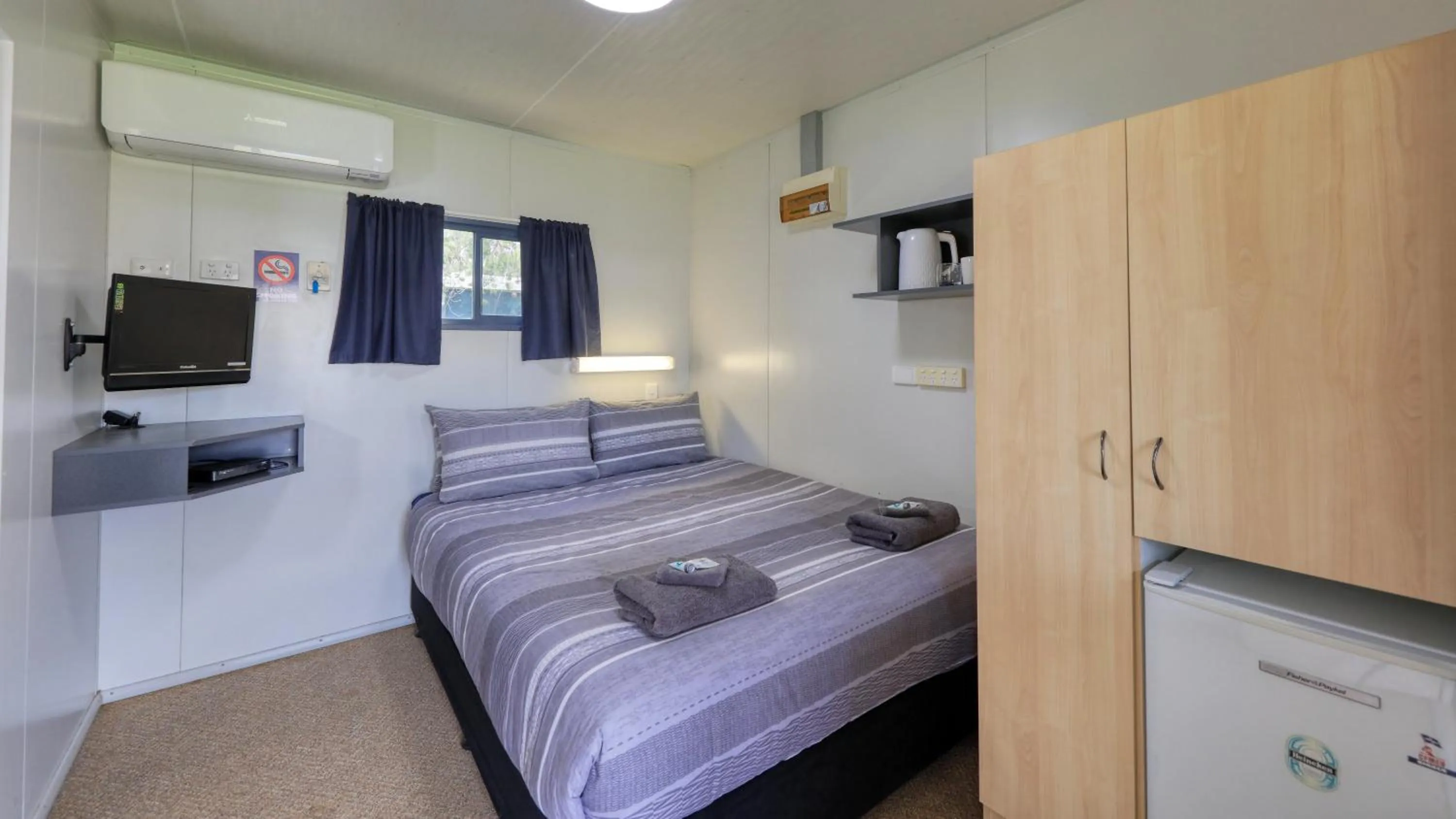 Bed in Toobeah hotel/motel