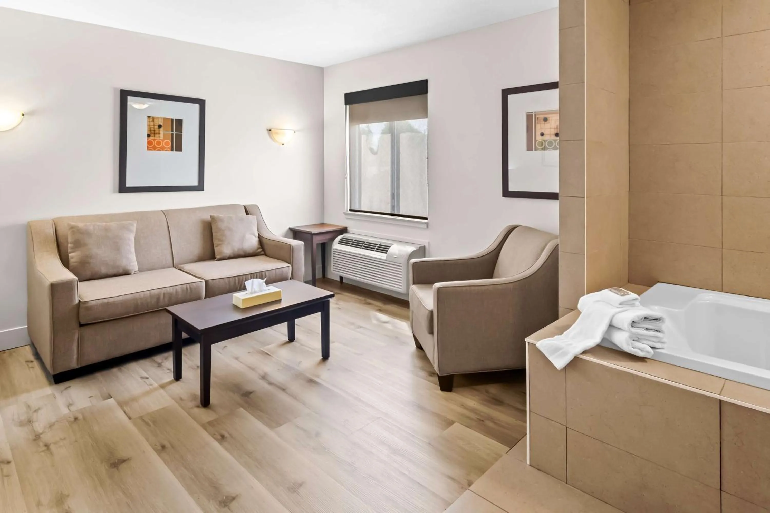 Bedroom in Best Western Maple Ridge