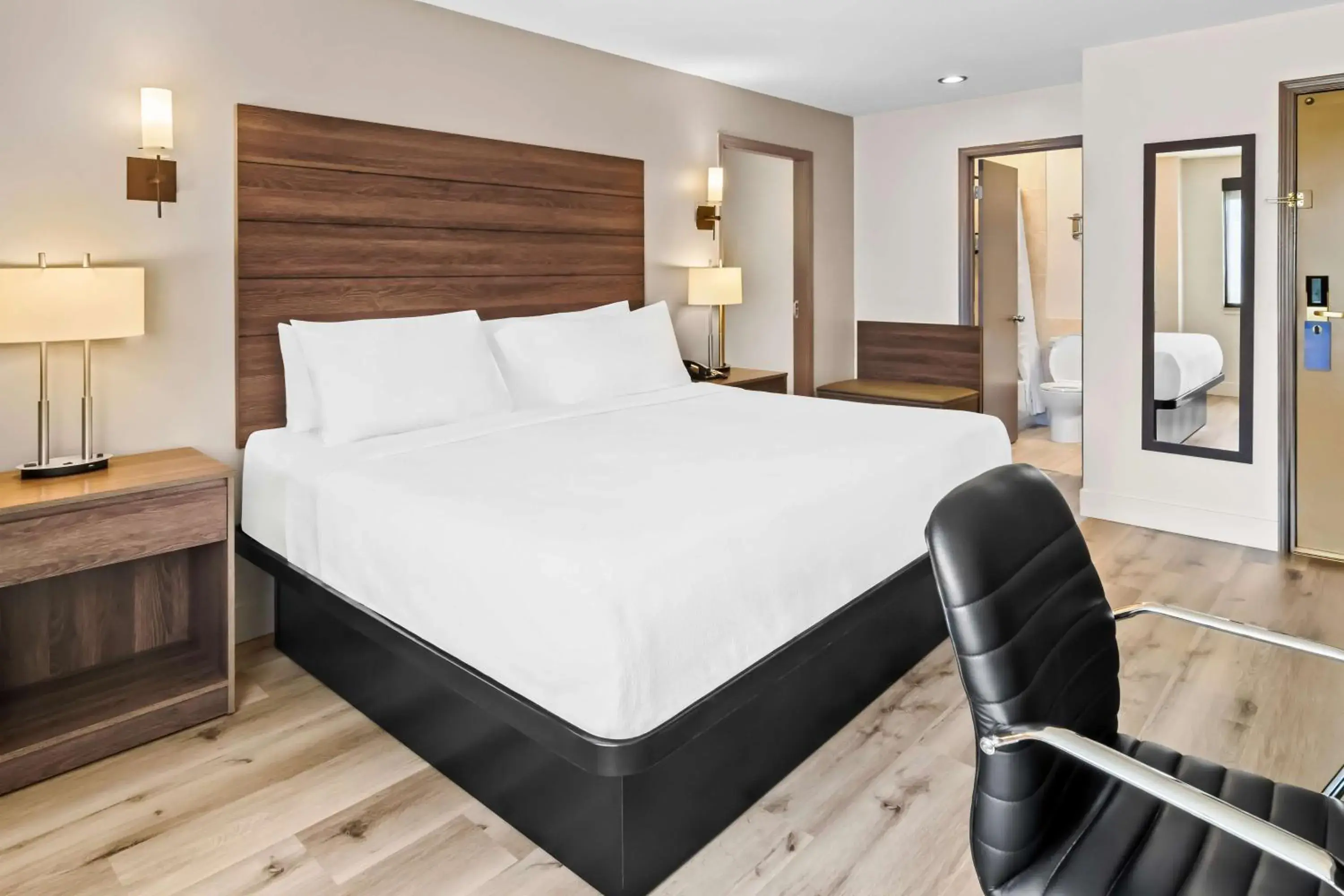 King Room with Kitchenette in Best Western Maple Ridge King Room with Kitchenette in Best Western Maple Ridge