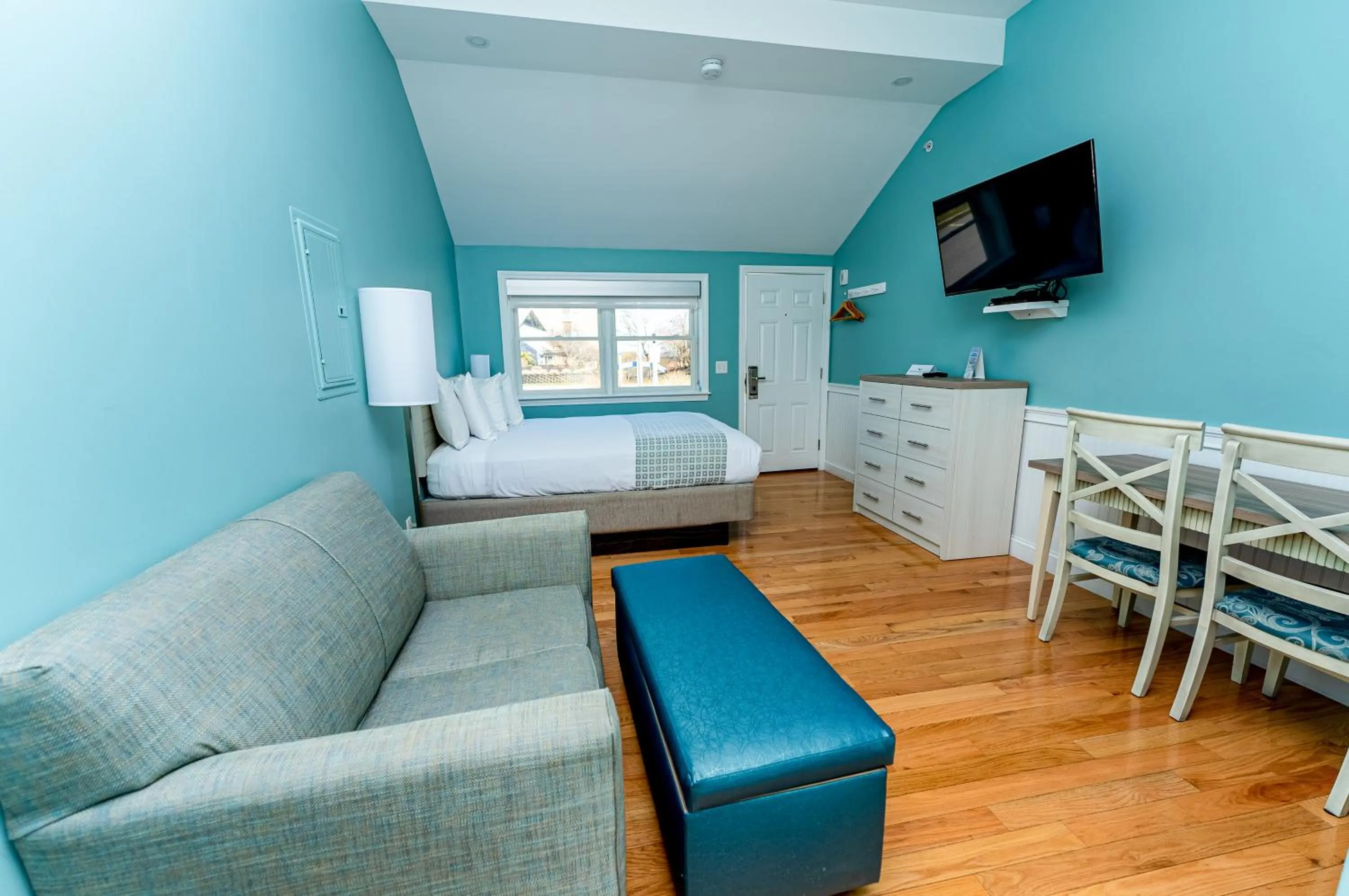 Bed in Edgewater Beach Resort