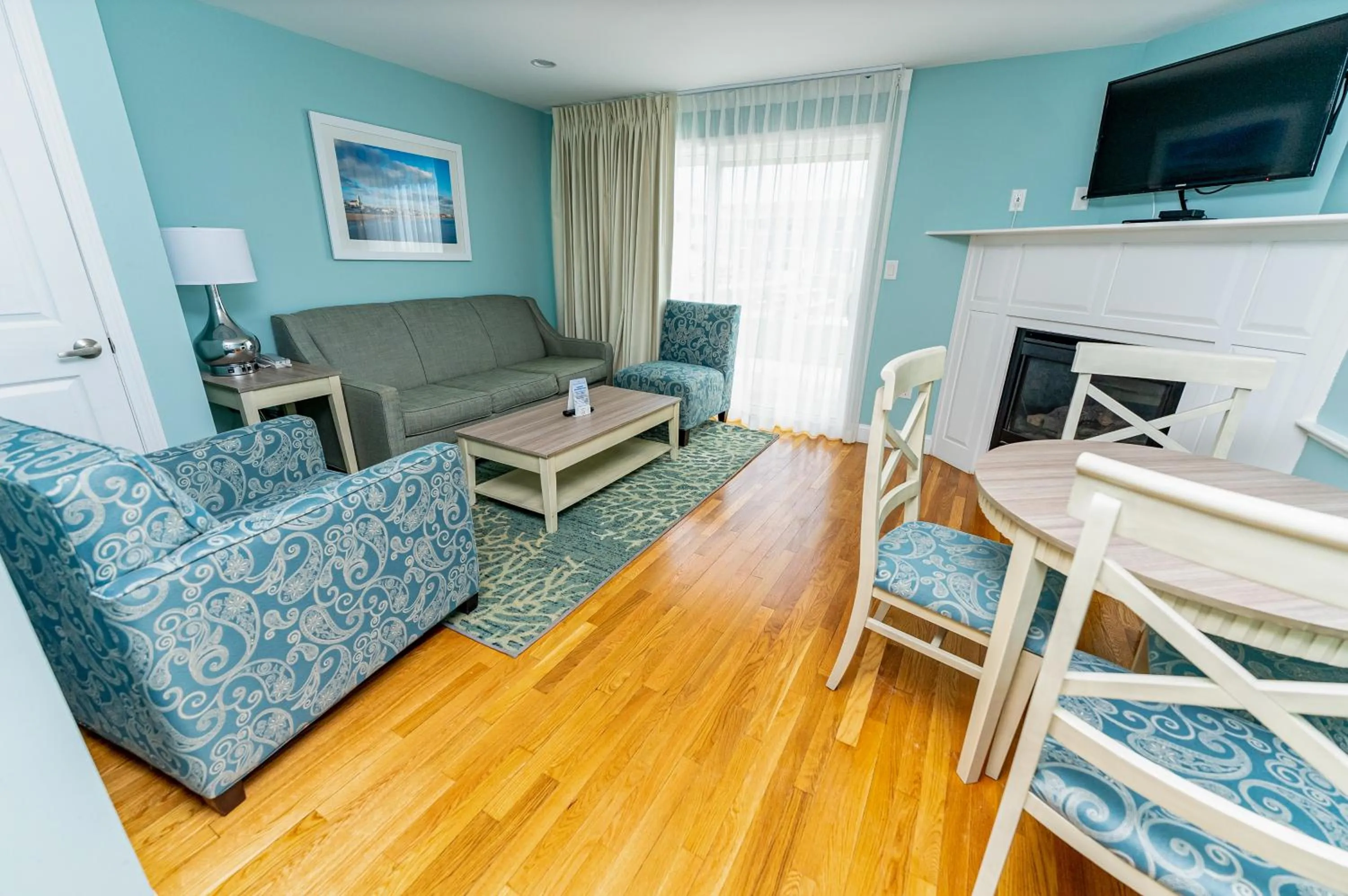 TV and multimedia in Edgewater Beach Resort