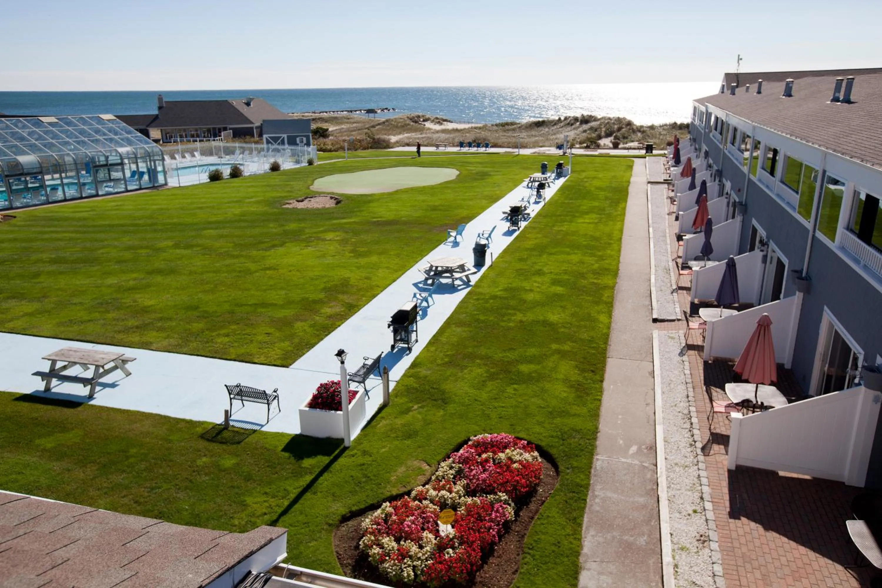 BBQ facilities in Edgewater Beach Resort