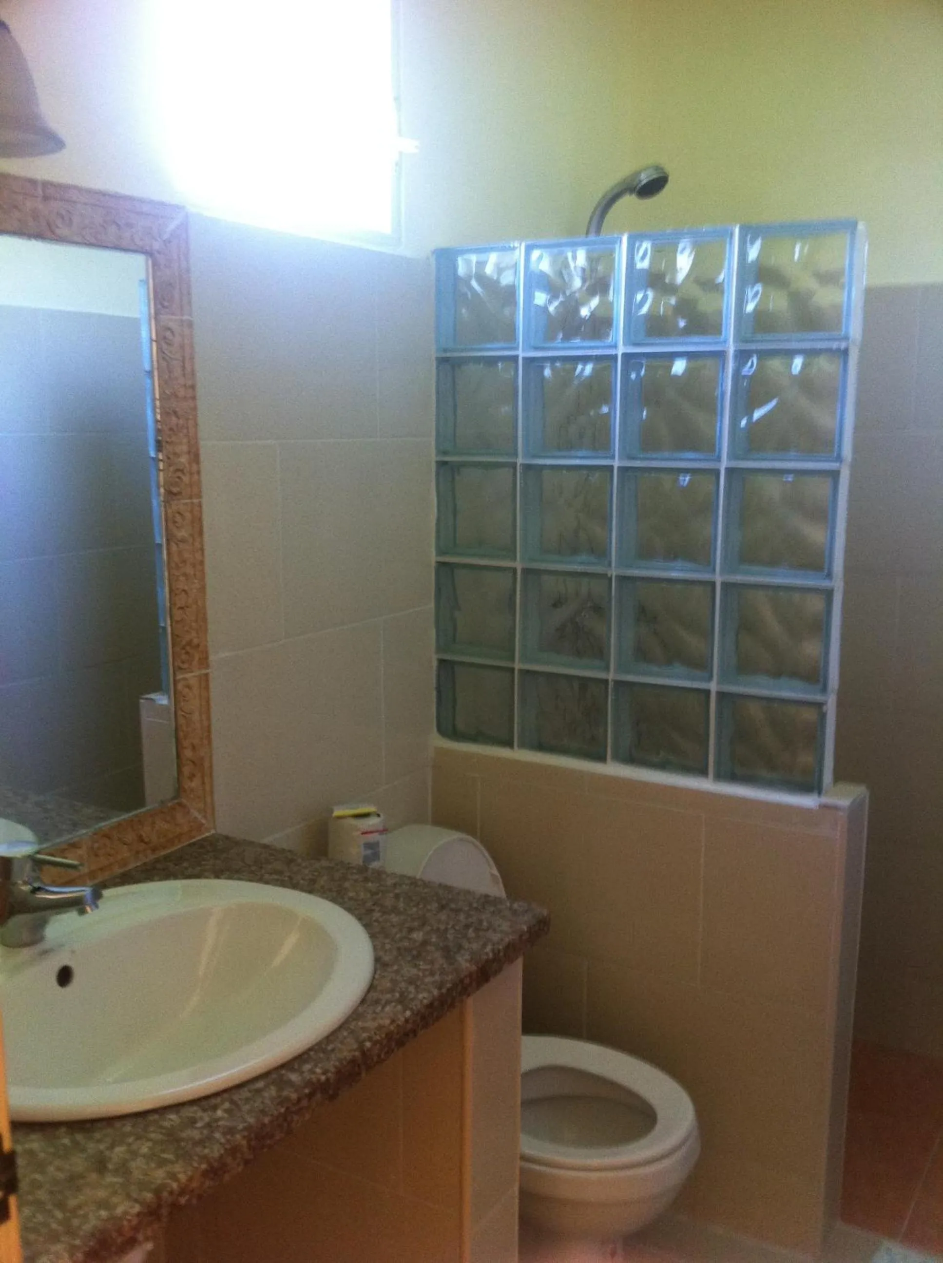 Bathroom in Hotel Cambri