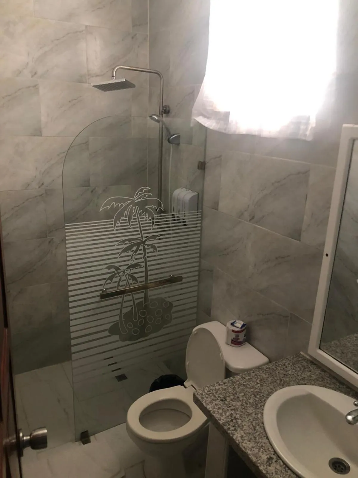 Shower in Hotel Cambri