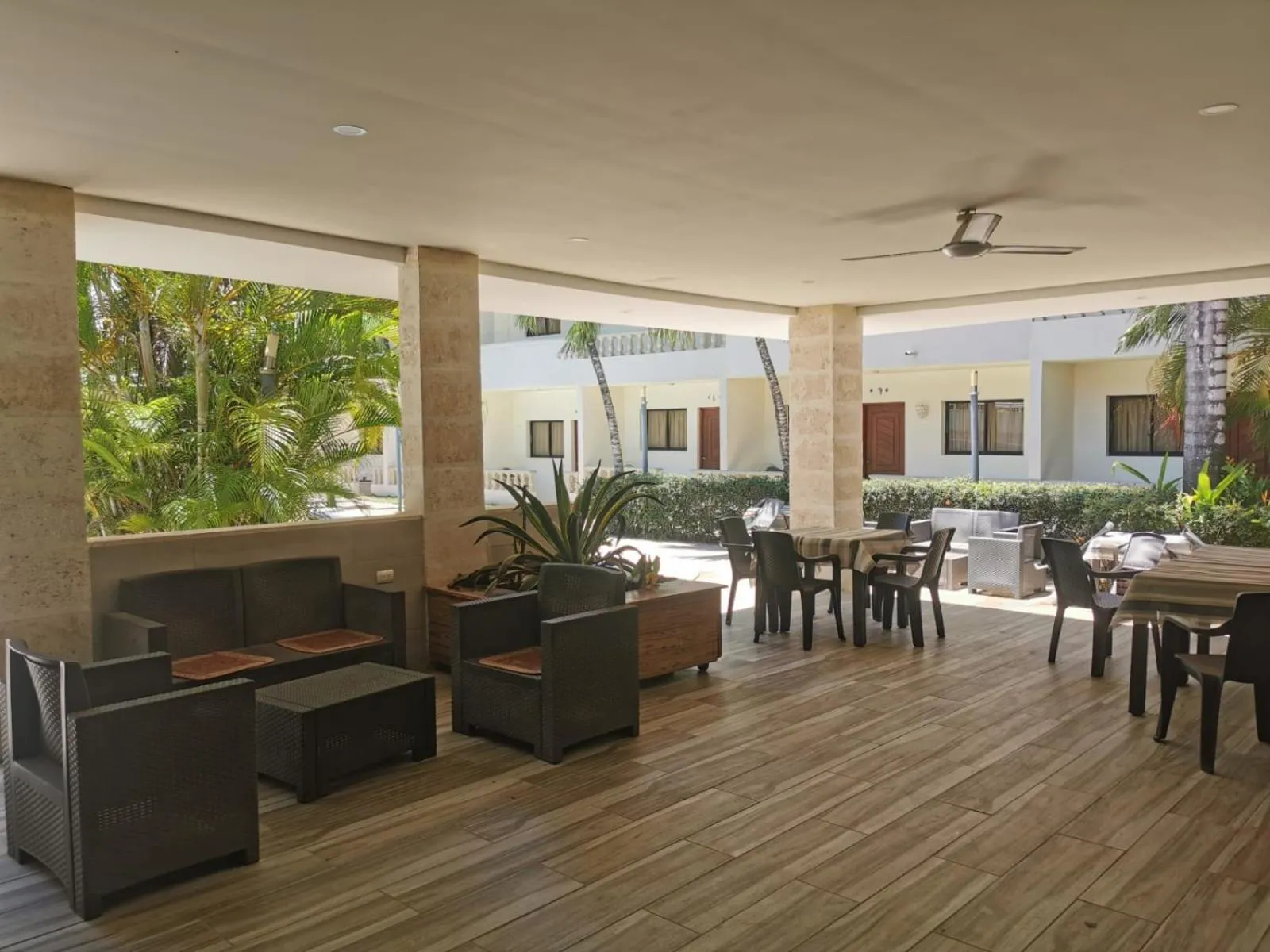 Property building in Hotel Cambri