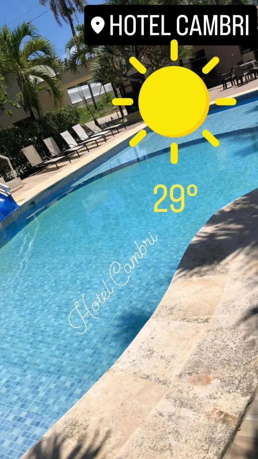 Swimming pool in Hotel Cambri