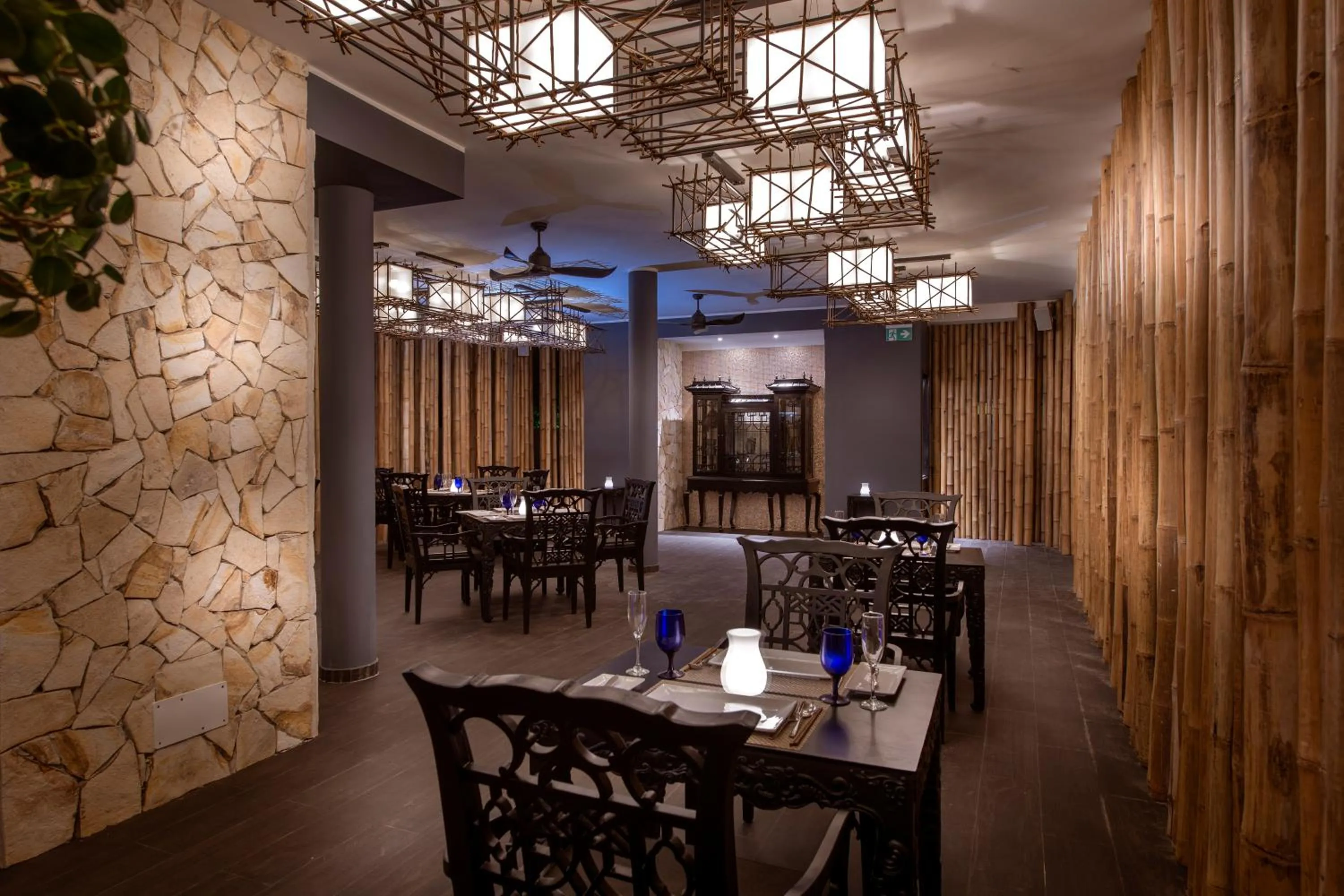 Restaurant/places to eat in Emerald Maldives Resort & Spa-Deluxe All Inclusive