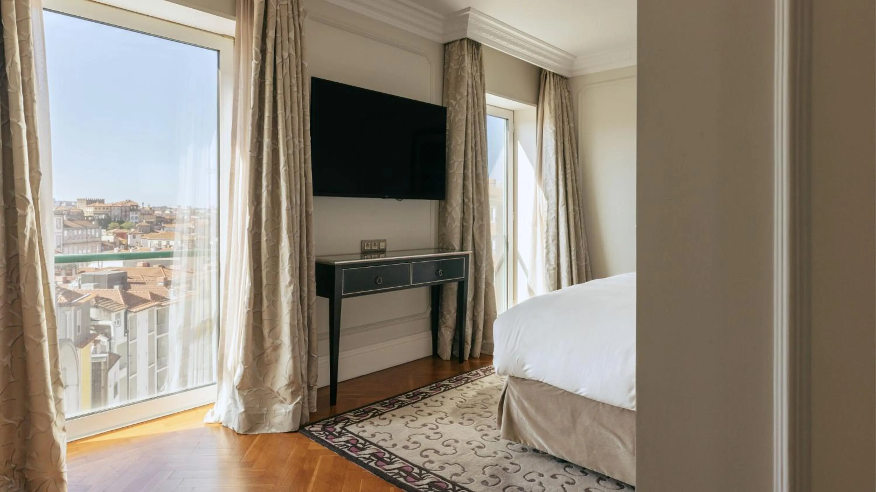 Photo of the whole room, Bed in InterContinental Porto - Palacio das Cardosas by IHG