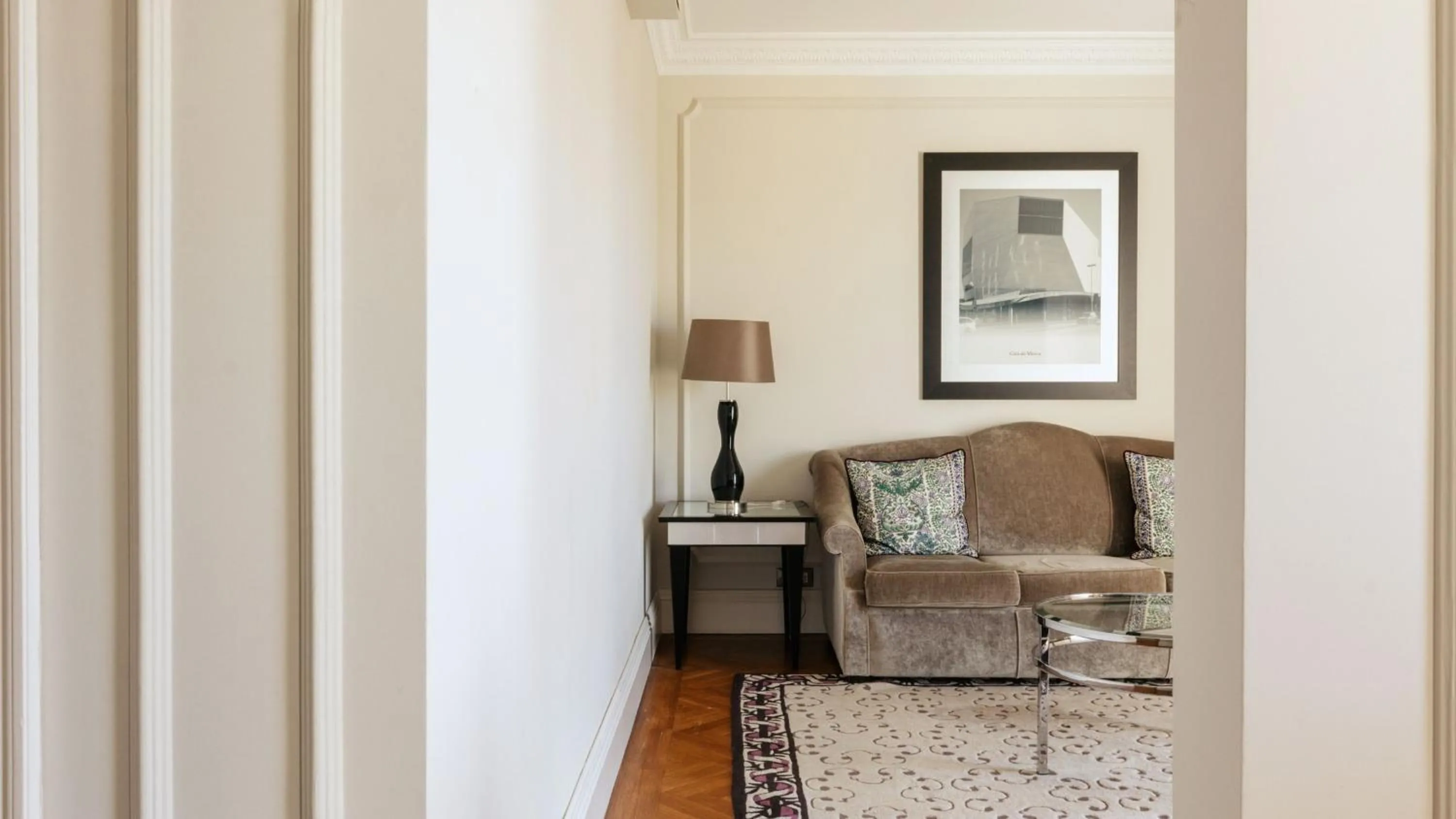 Photo of the whole room in InterContinental Porto - Palacio das Cardosas by IHG