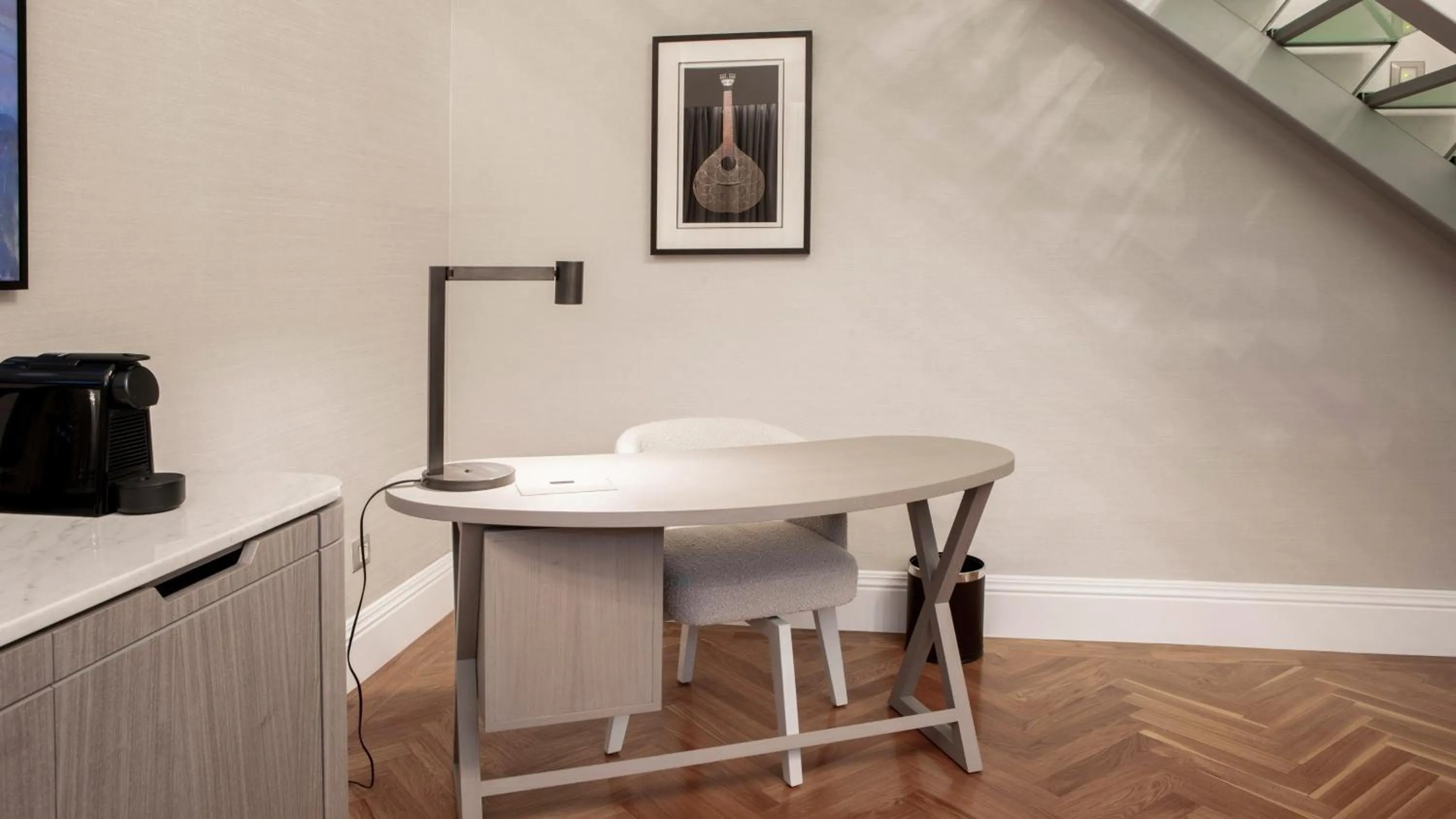 Photo of the whole room in InterContinental Porto - Palacio das Cardosas by IHG