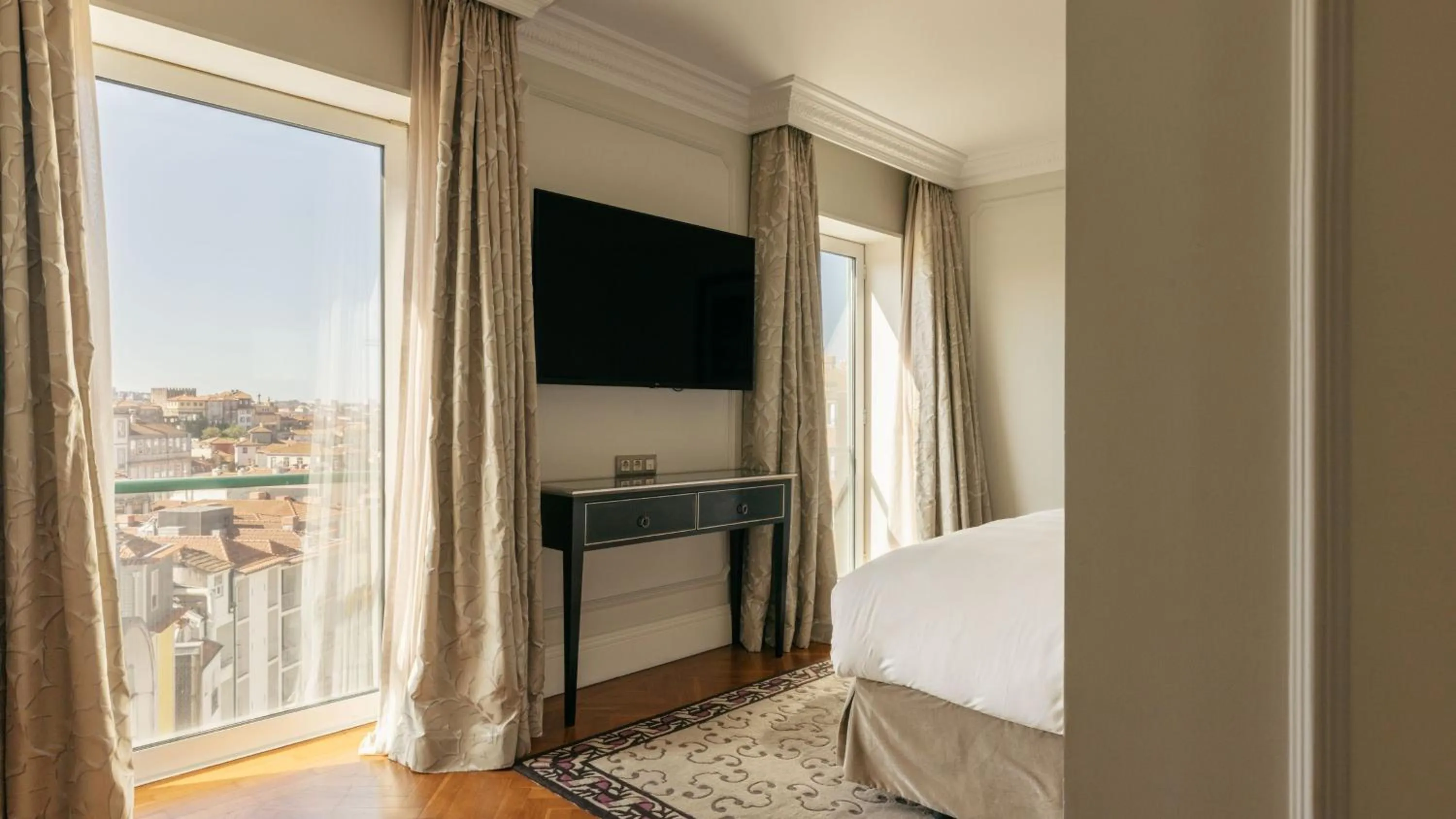 Photo of the whole room, Bed in InterContinental Porto - Palacio das Cardosas by IHG