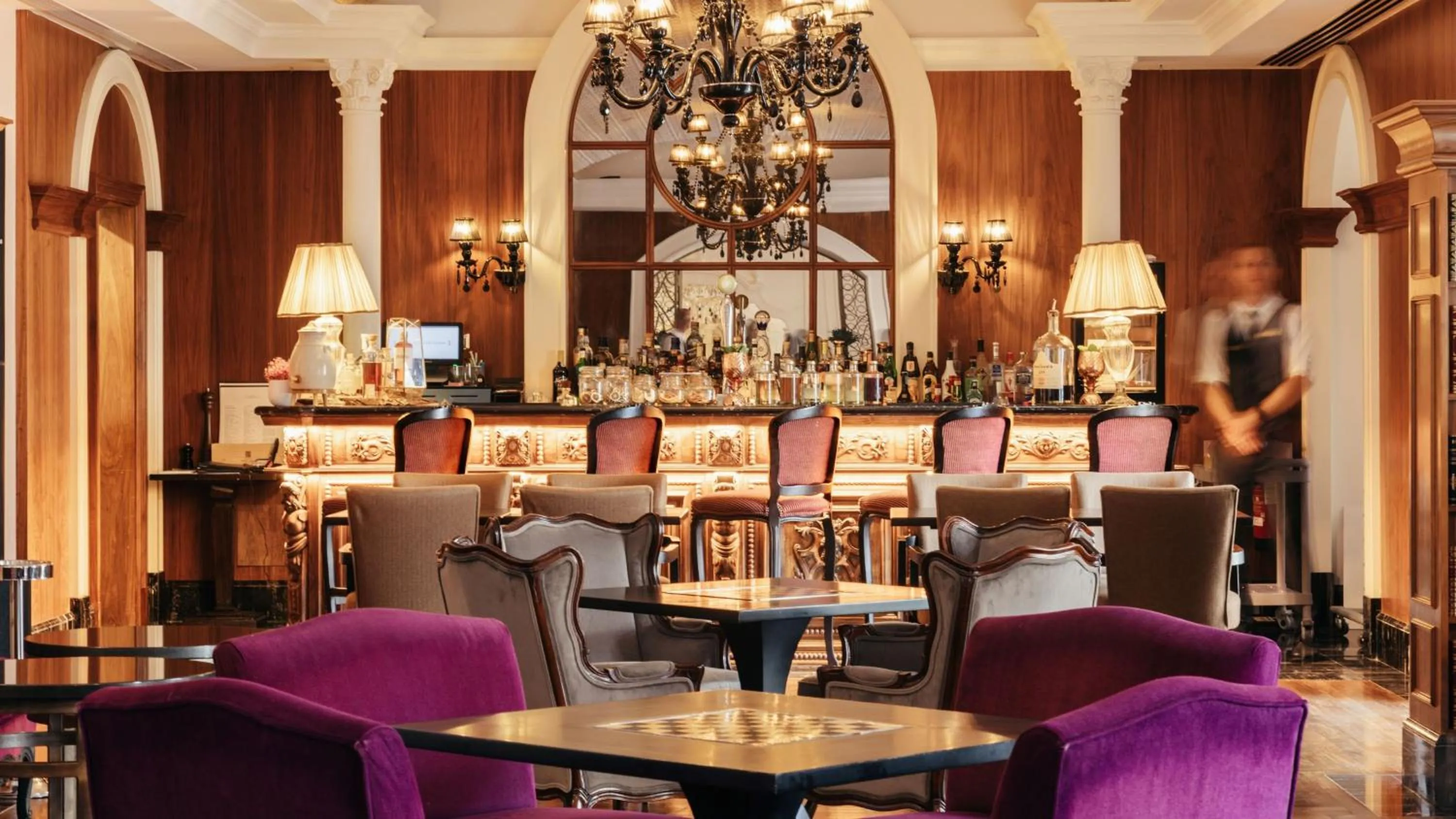 Lounge or bar in InterContinental Porto - Palacio das Cardosas by IHG