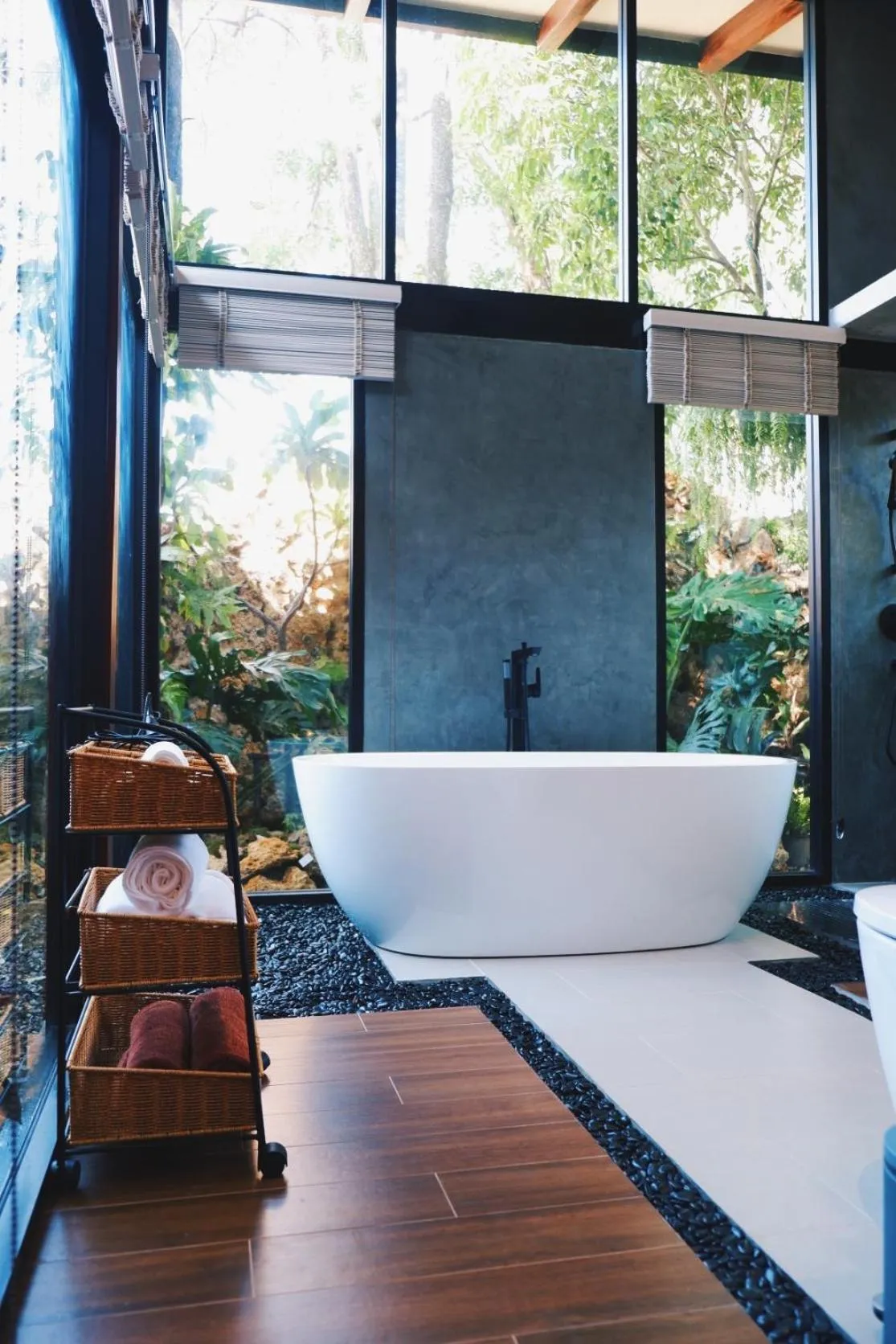 Hot Tub in Baansuwanburi - บ้านสุวรรณบุรี