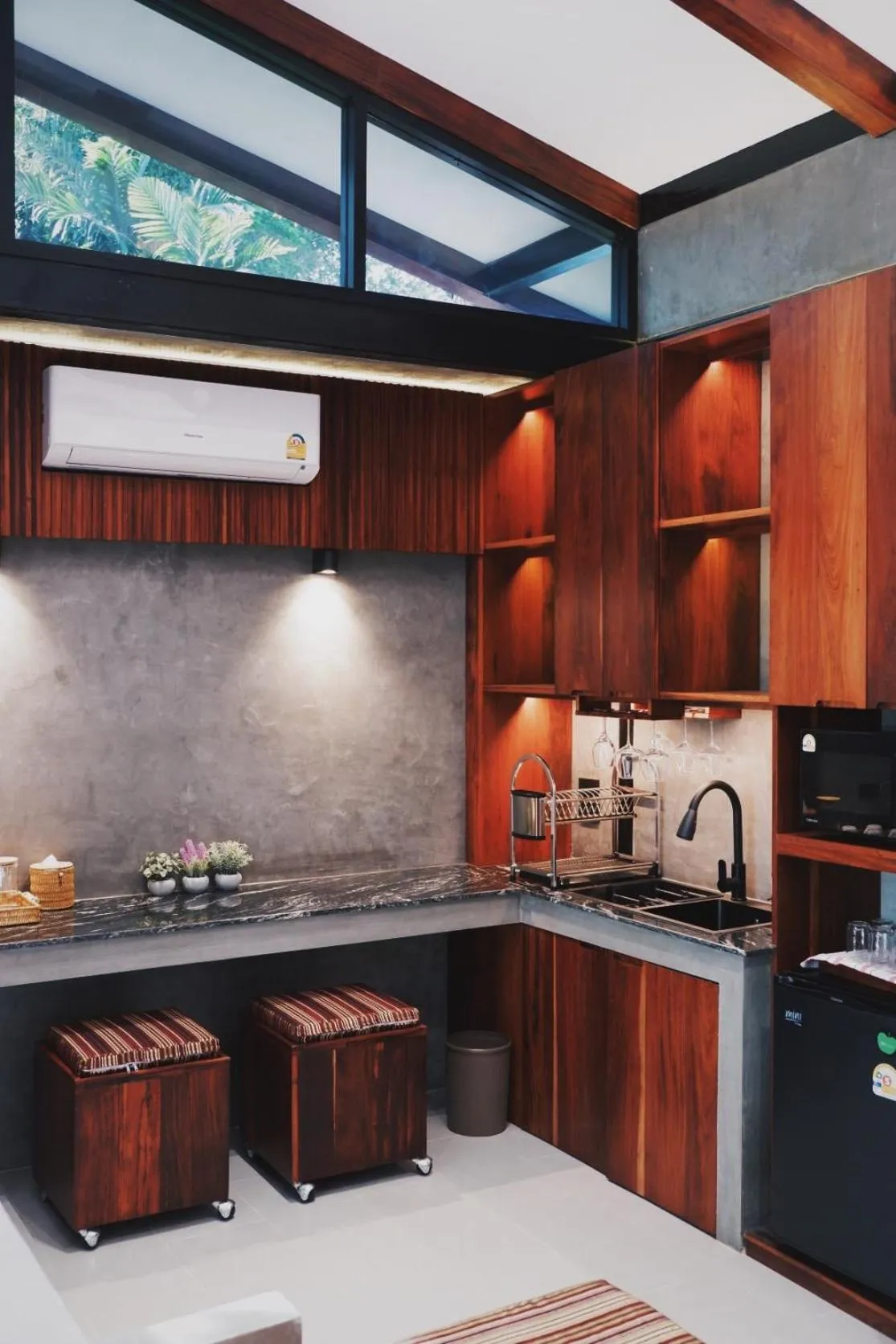 Kitchen or kitchenette in Baansuwanburi - บ้านสุวรรณบุรี