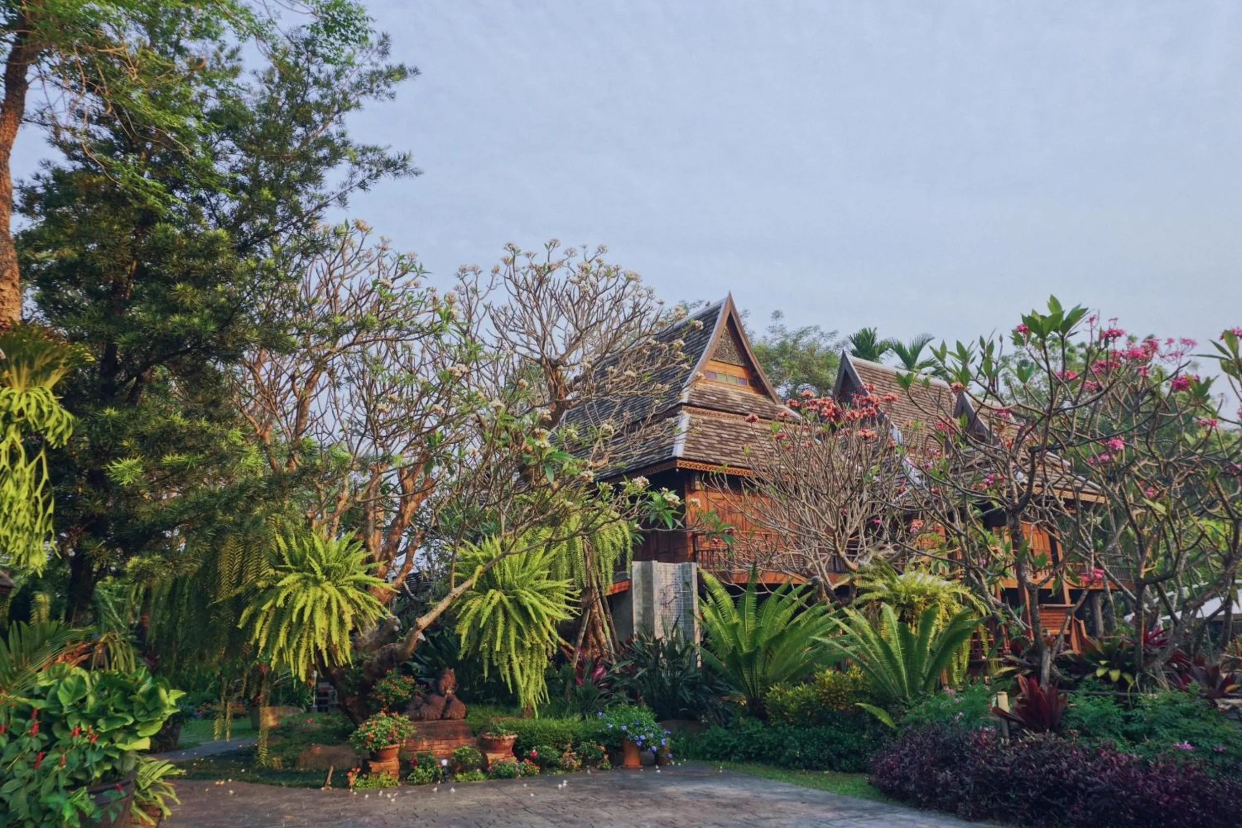 Parking in Baansuwanburi - บ้านสุวรรณบุรี