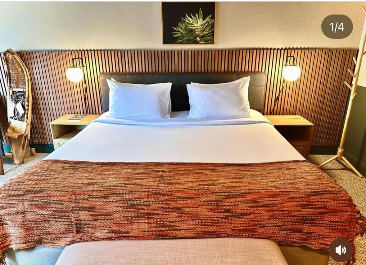 Bed in Minnewaska Lodge