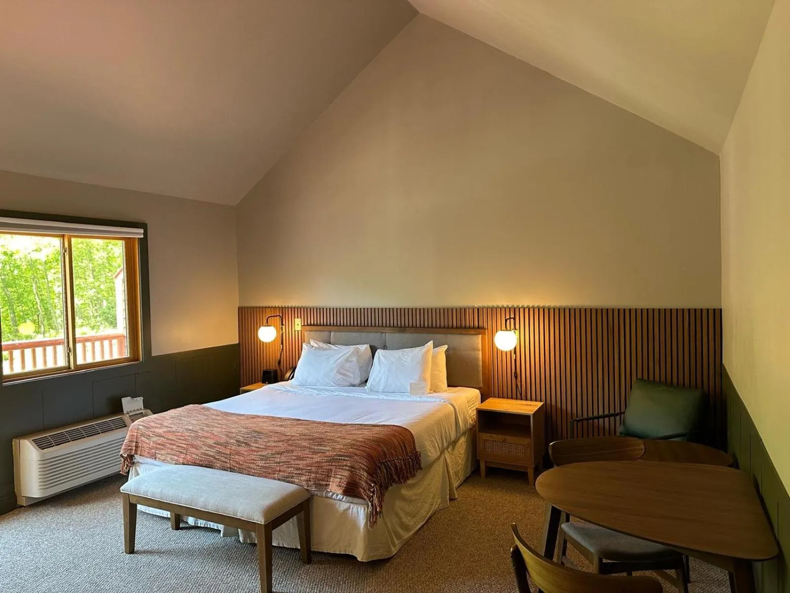 Bed in Minnewaska Lodge