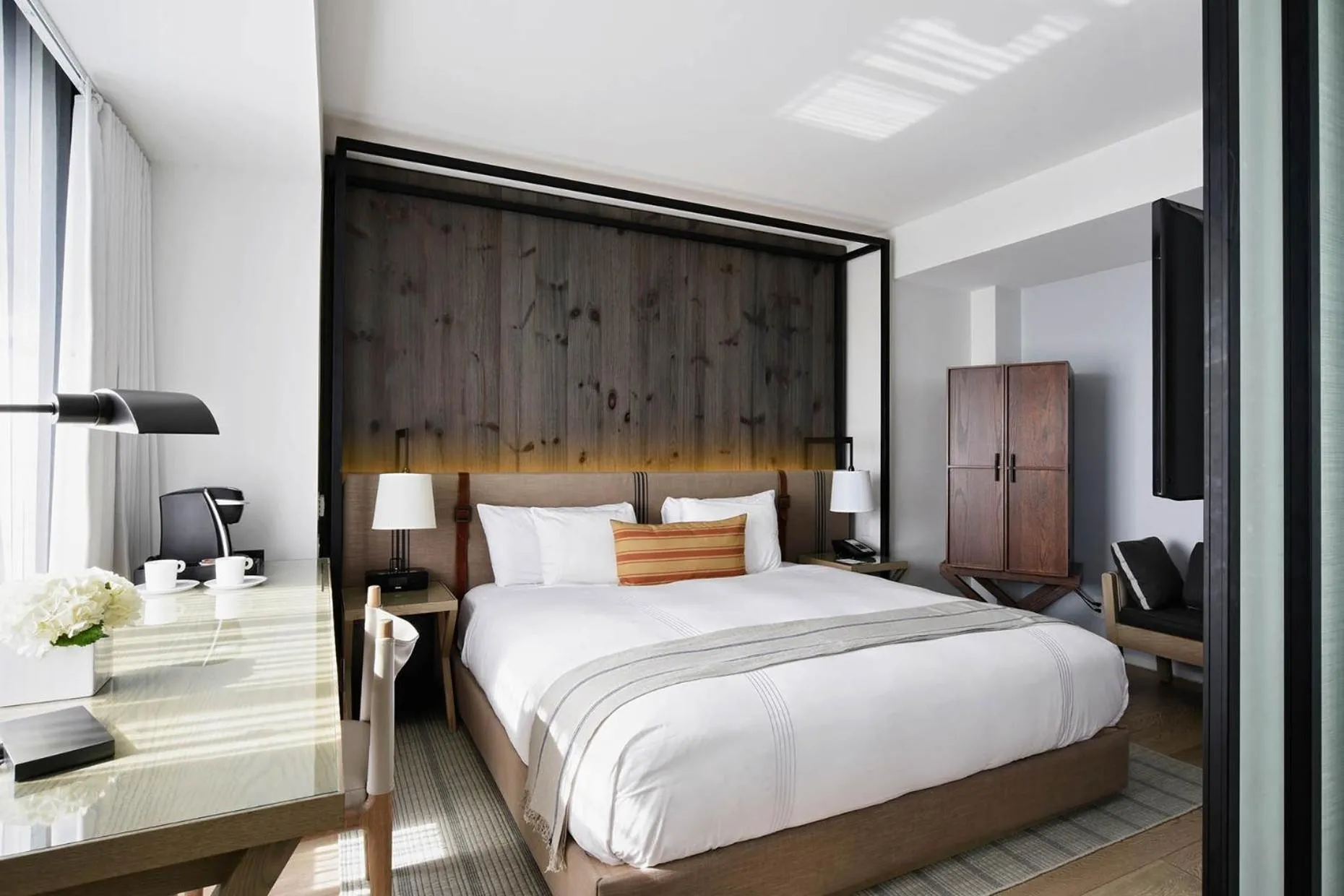 Bed in Hotel Victor South Beach