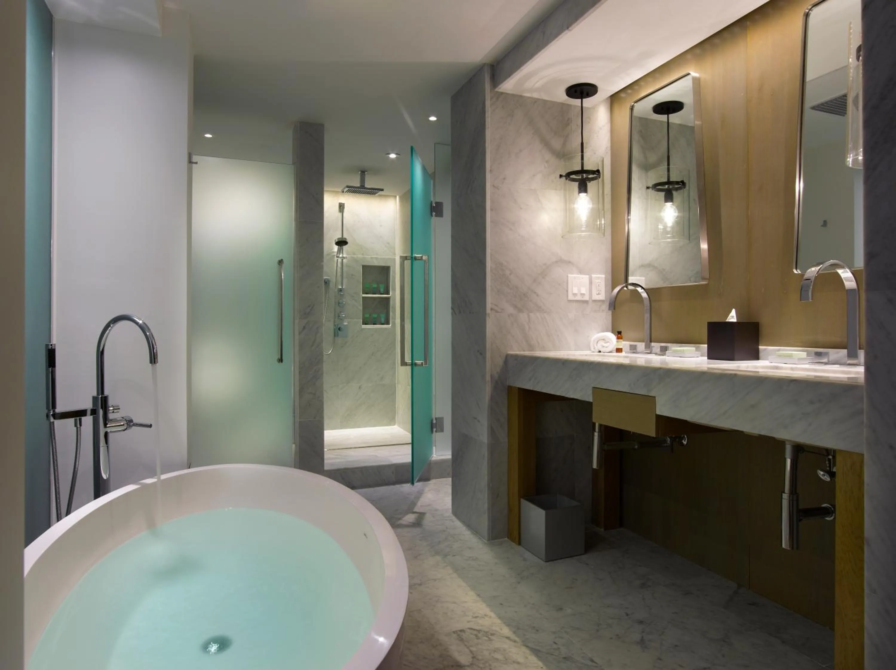 Bathroom in Hotel Victor South Beach