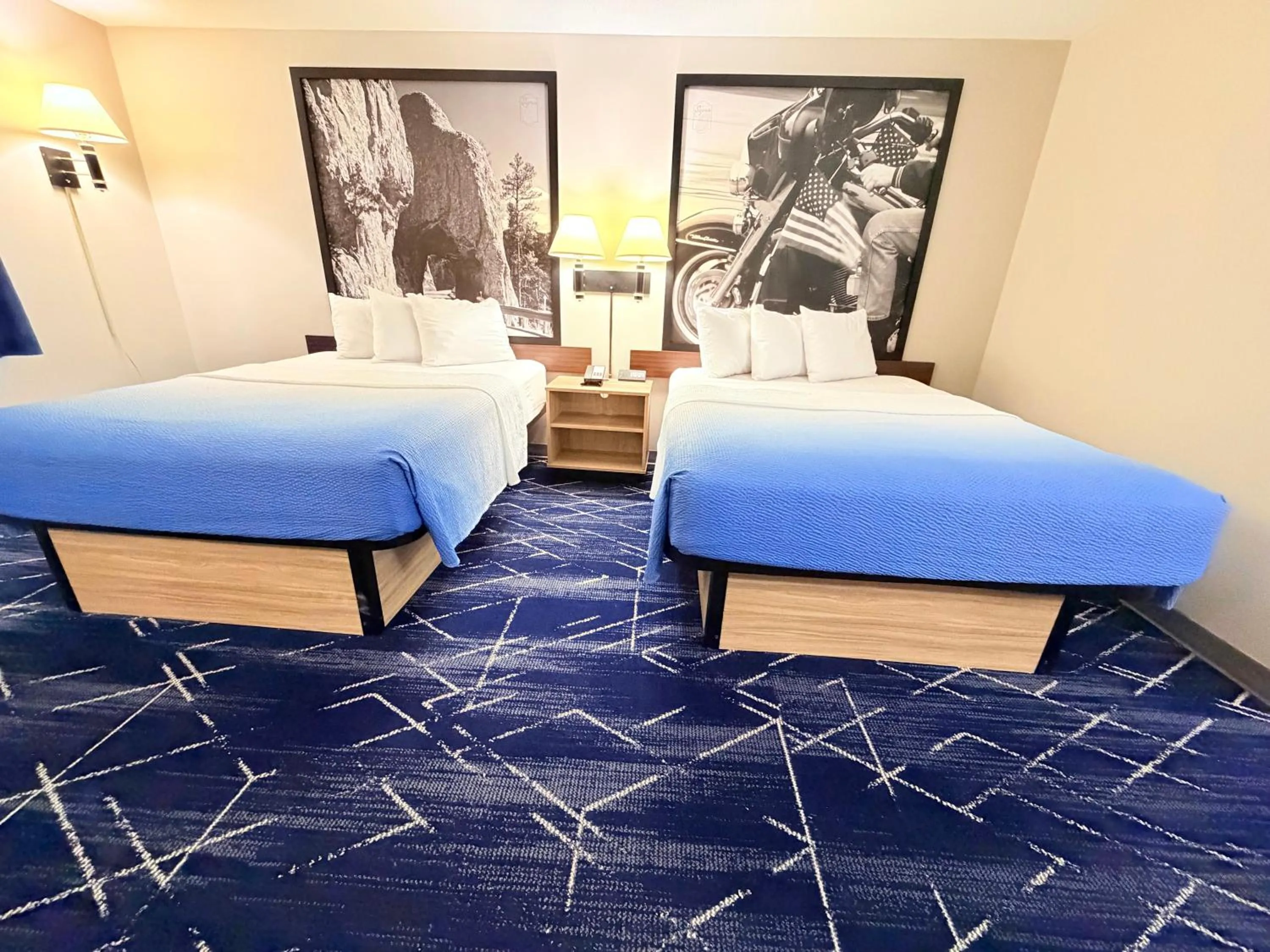 Bedroom, Bed in Super 8 by Wyndham Hot Springs