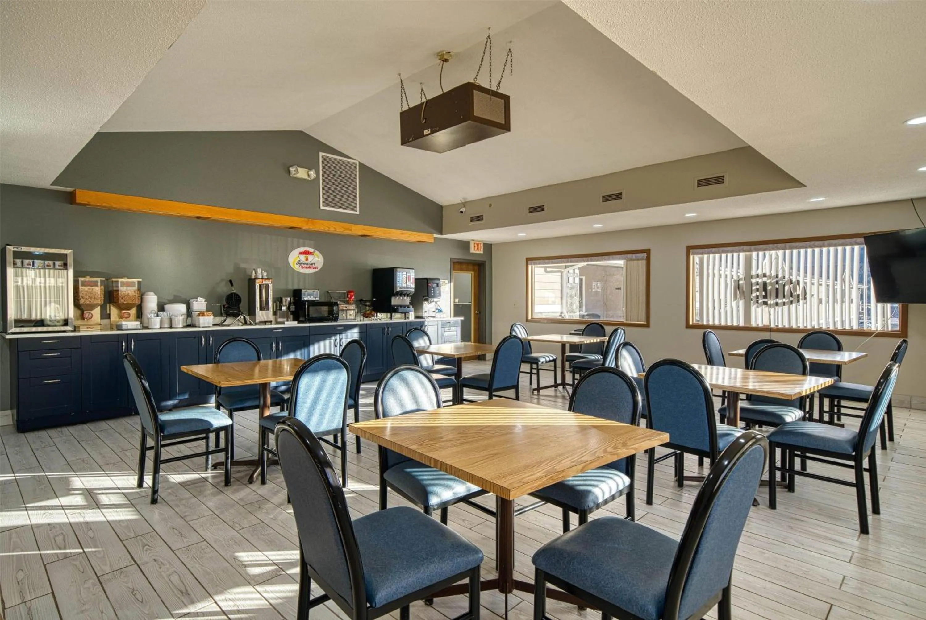 Breakfast in Super 8 by Wyndham Hot Springs