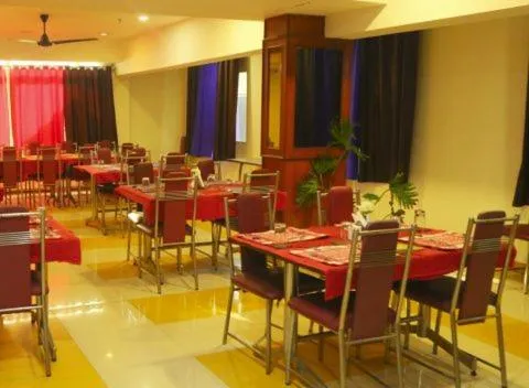 Restaurant/places to eat in Dhanunjayas Luxury Hotel