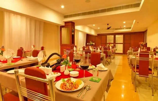 Restaurant/places to eat in Dhanunjayas Luxury Hotel