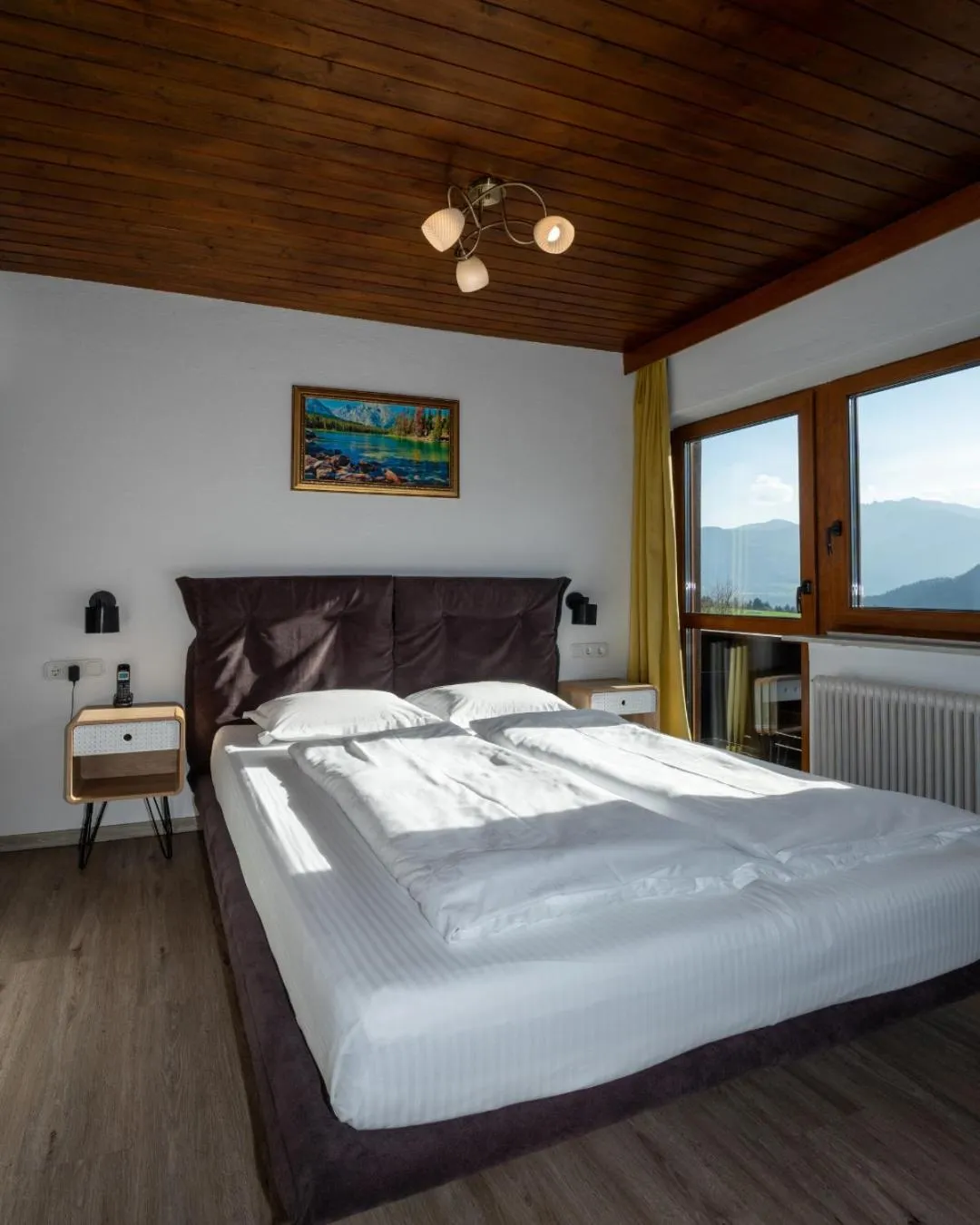 Photo of the whole room, Bed in Alpenhotel Edelweiss