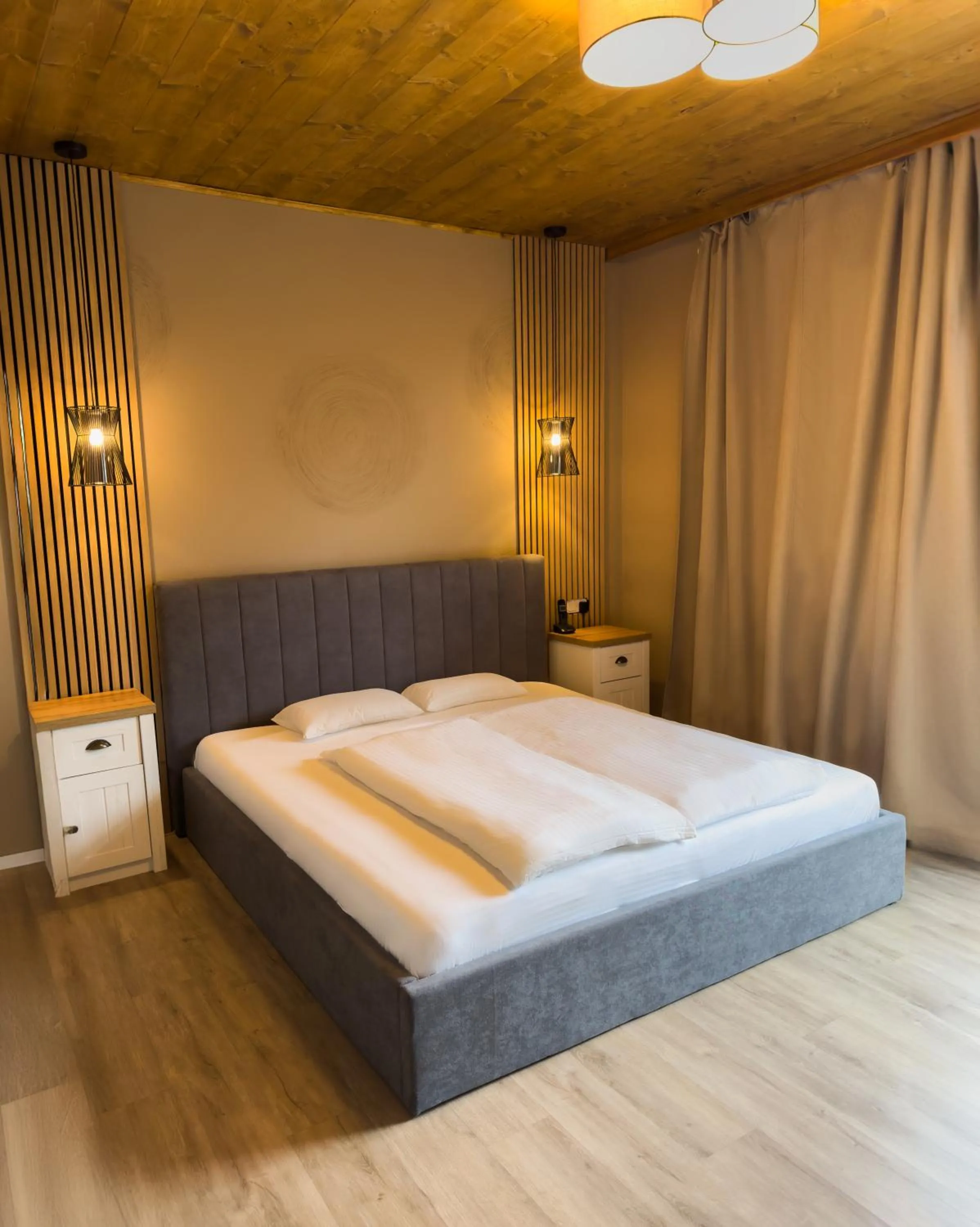 Photo of the whole room, Bed in Alpenhotel Edelweiss