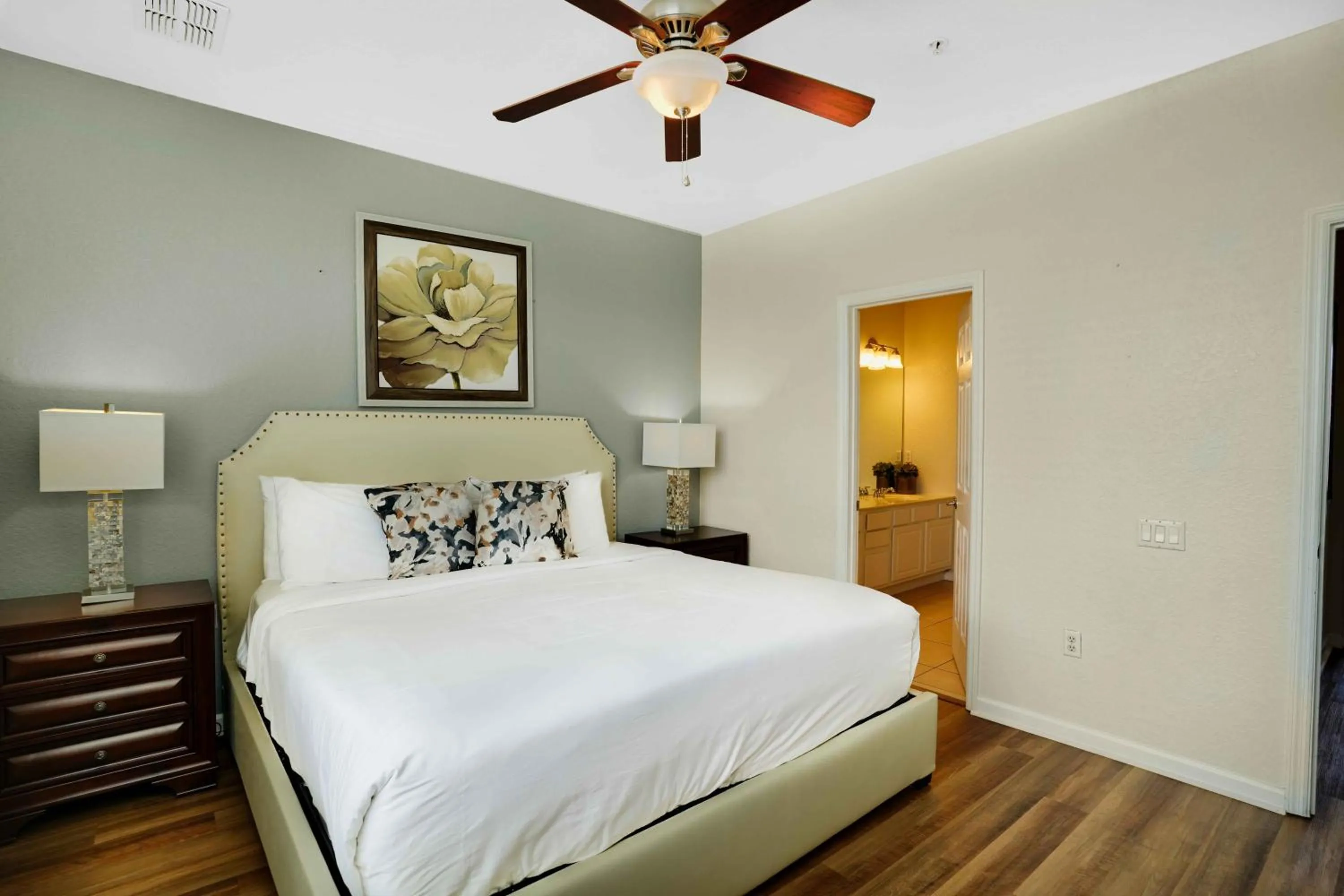 Bed in Spacious Townhome wPatio Garage Sleeps10