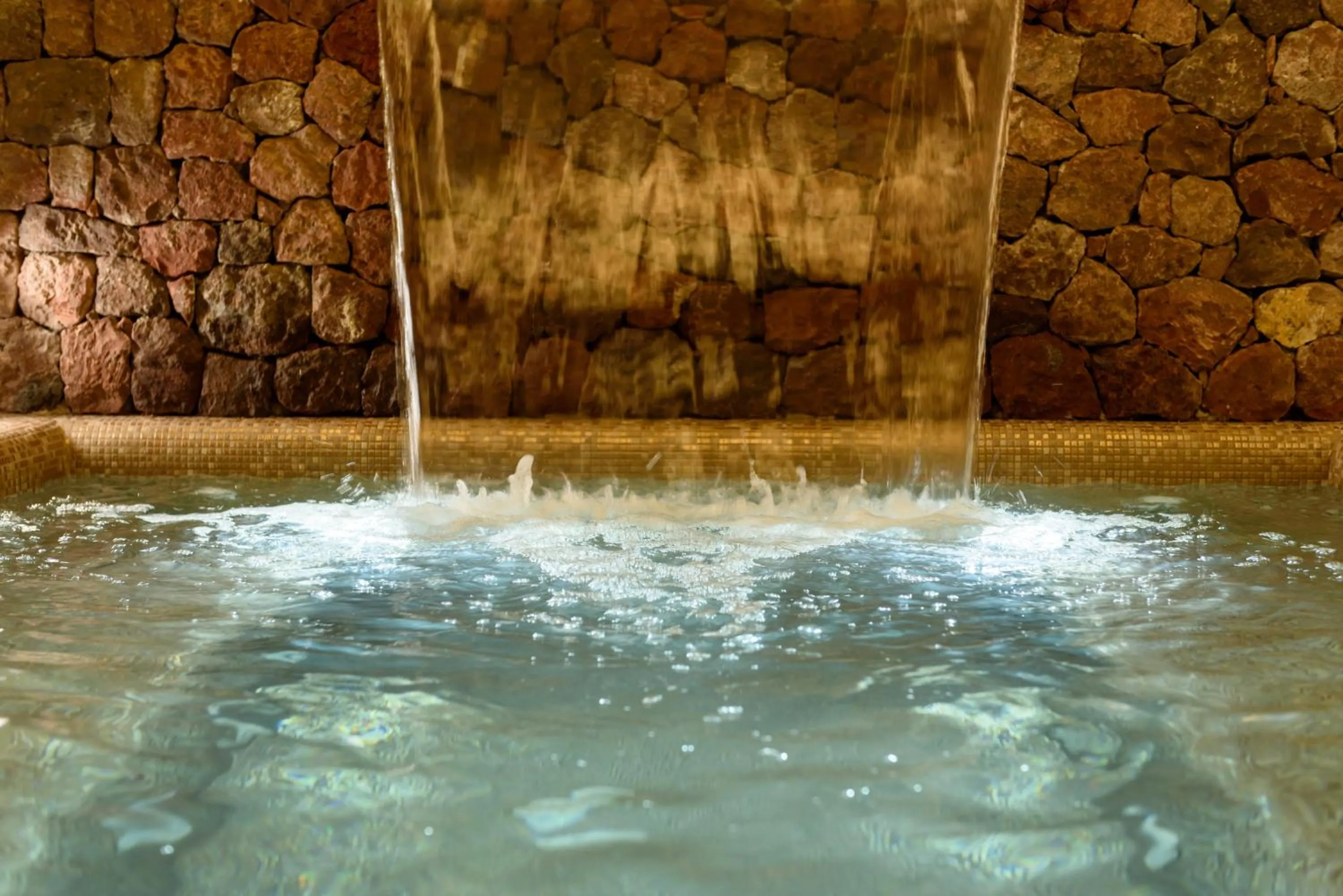 Hot Tub in Antoperla Luxury Hotel & Spa