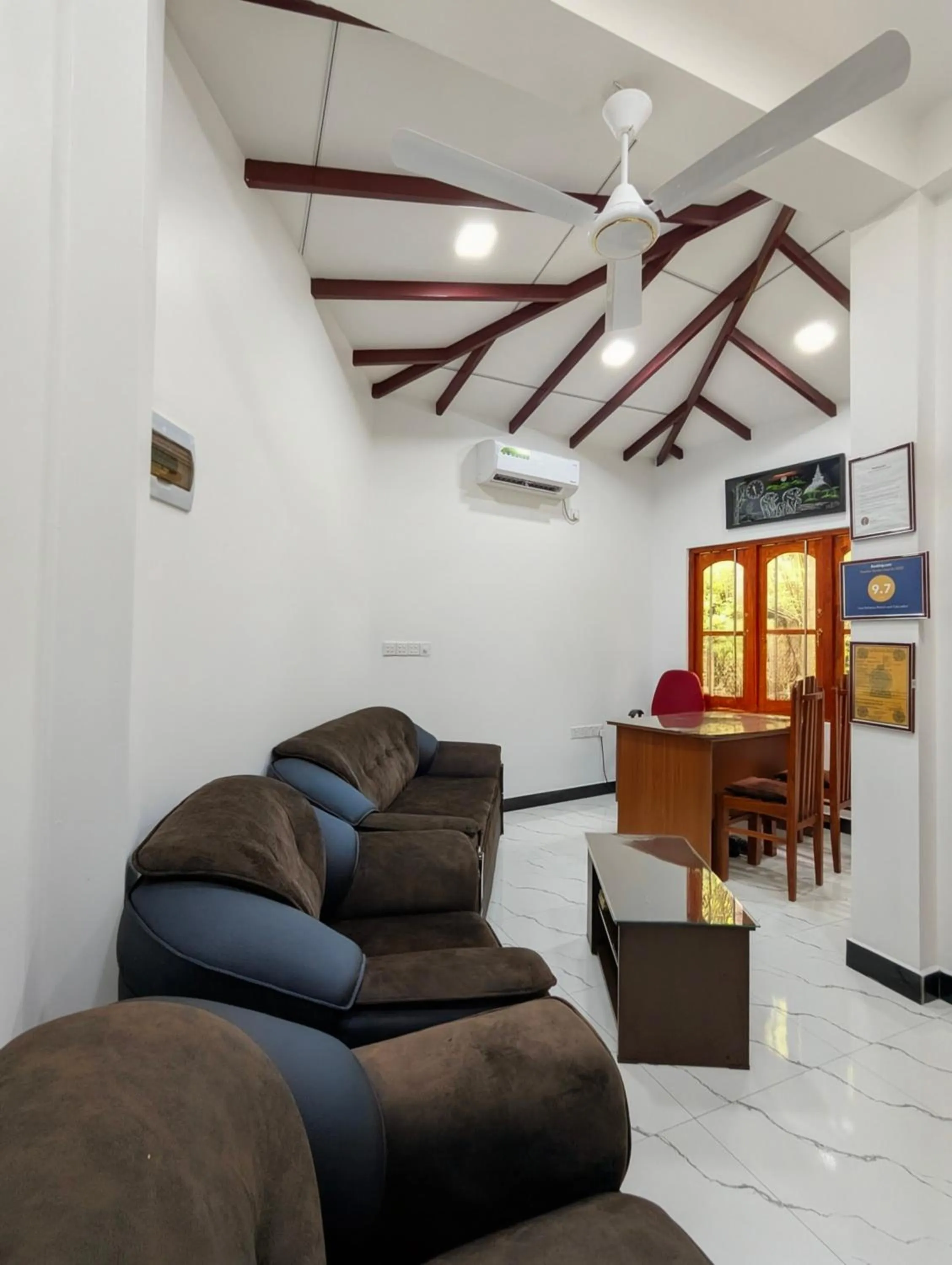 TV and multimedia in Nehansa Resort and safari