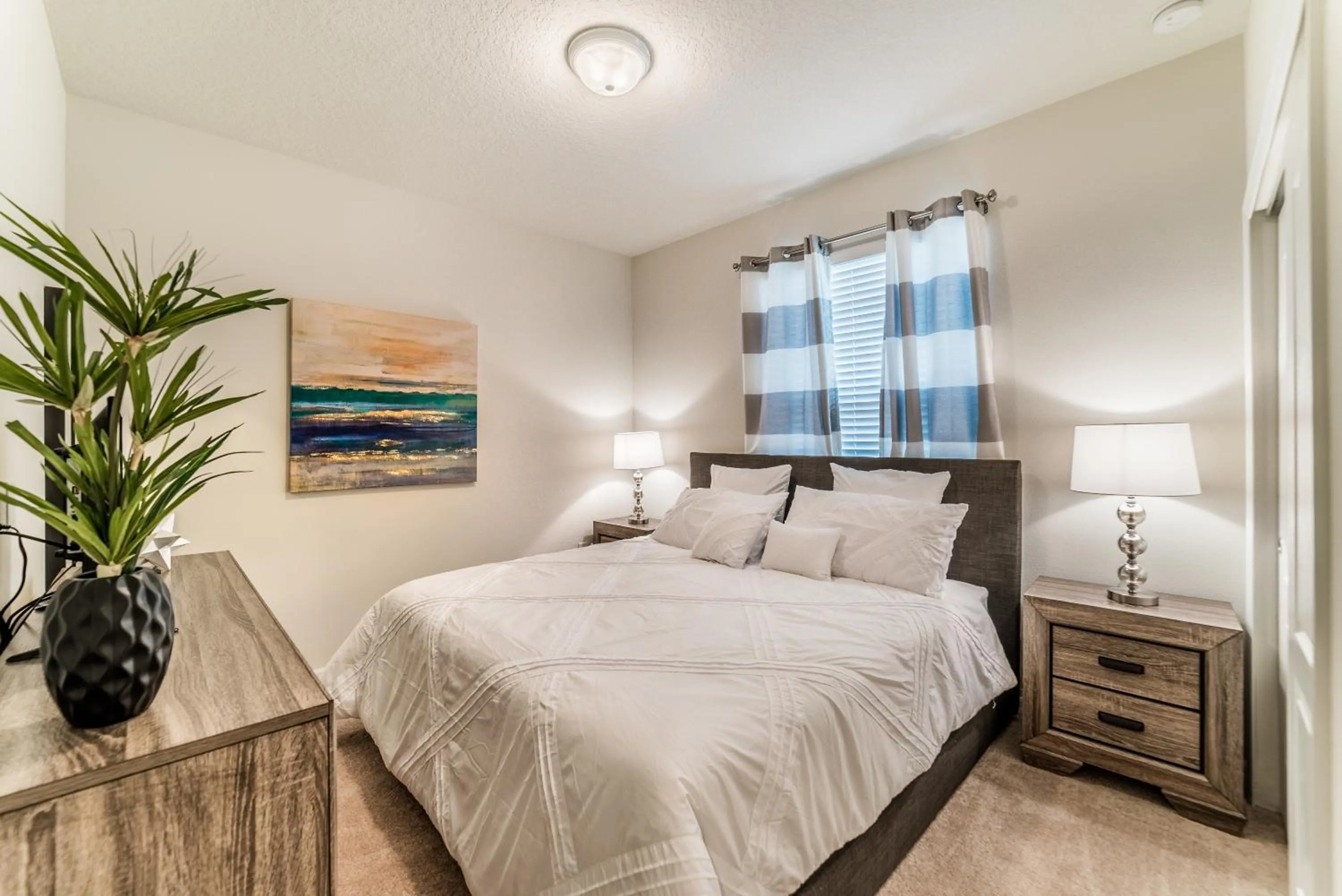 Bed in Beautiful townhome with splash pool and game room