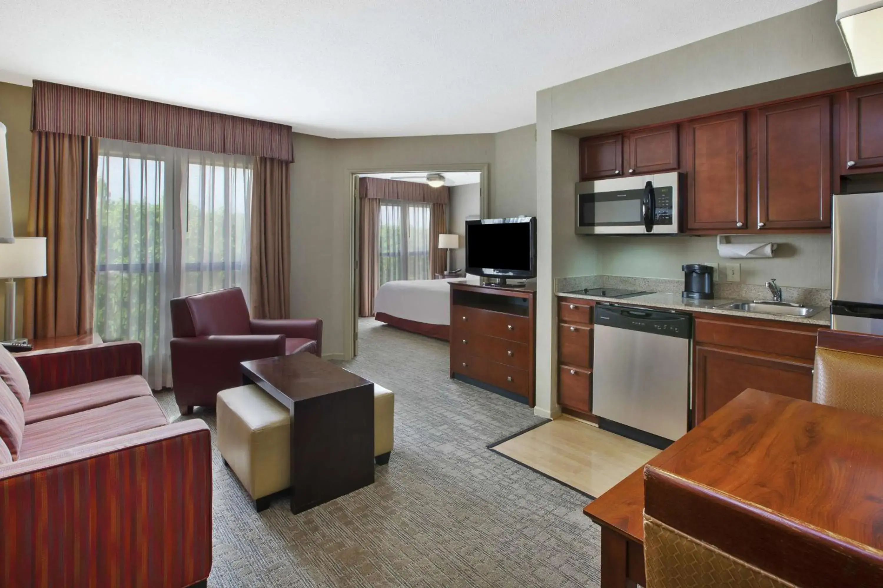 King Suite with Accessible Tub - Mobility and Hearing Access/Non-Smoking in Homewood Suites Dayton-Fairborn King Suite with Accessible Tub - Mobility and Hearing Access/Non-Smoking in Homewood Suites Dayton-Fairborn