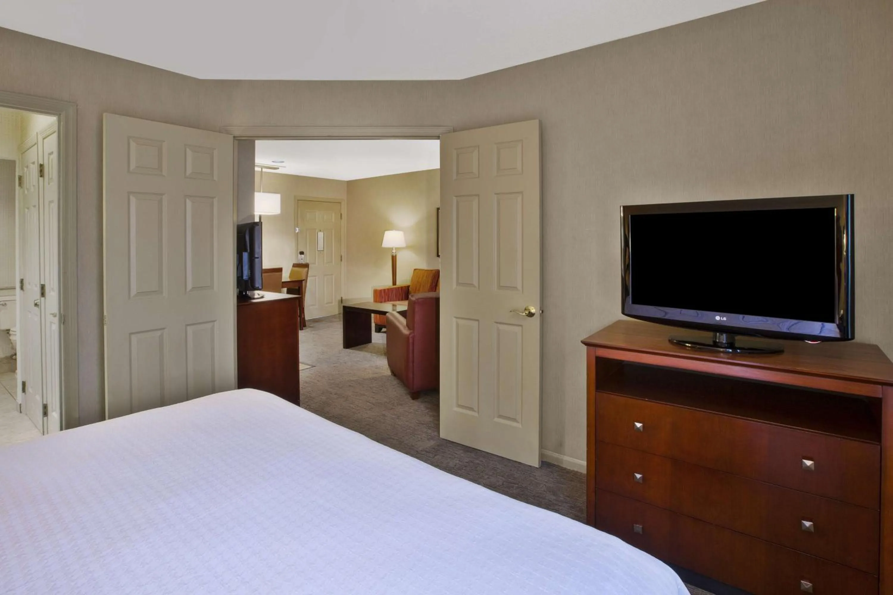 Bedroom, TV/Entertainment Center in Homewood Suites Dayton-Fairborn