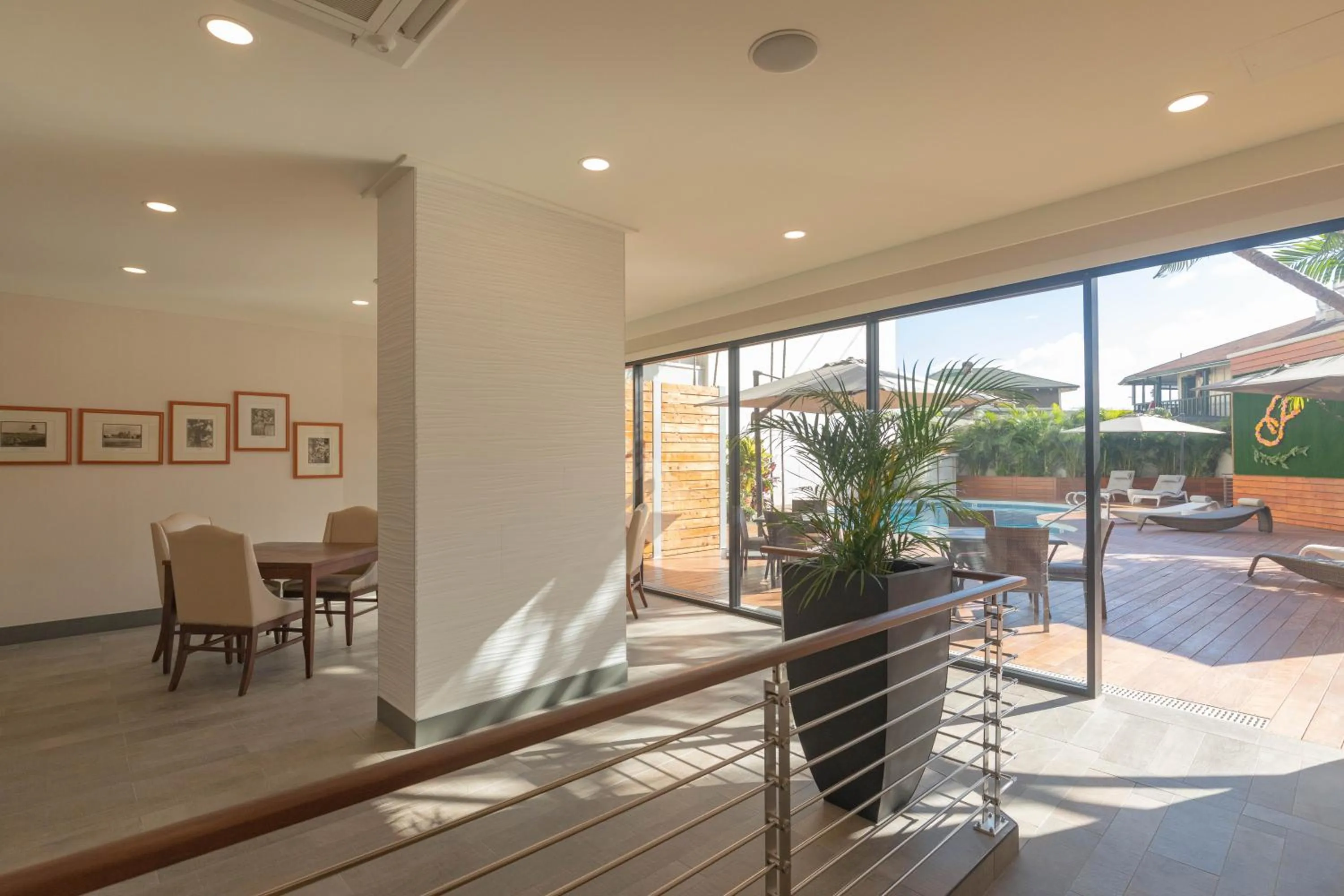 Communal lounge/ TV room in Polynesian Residences Waikiki Beach