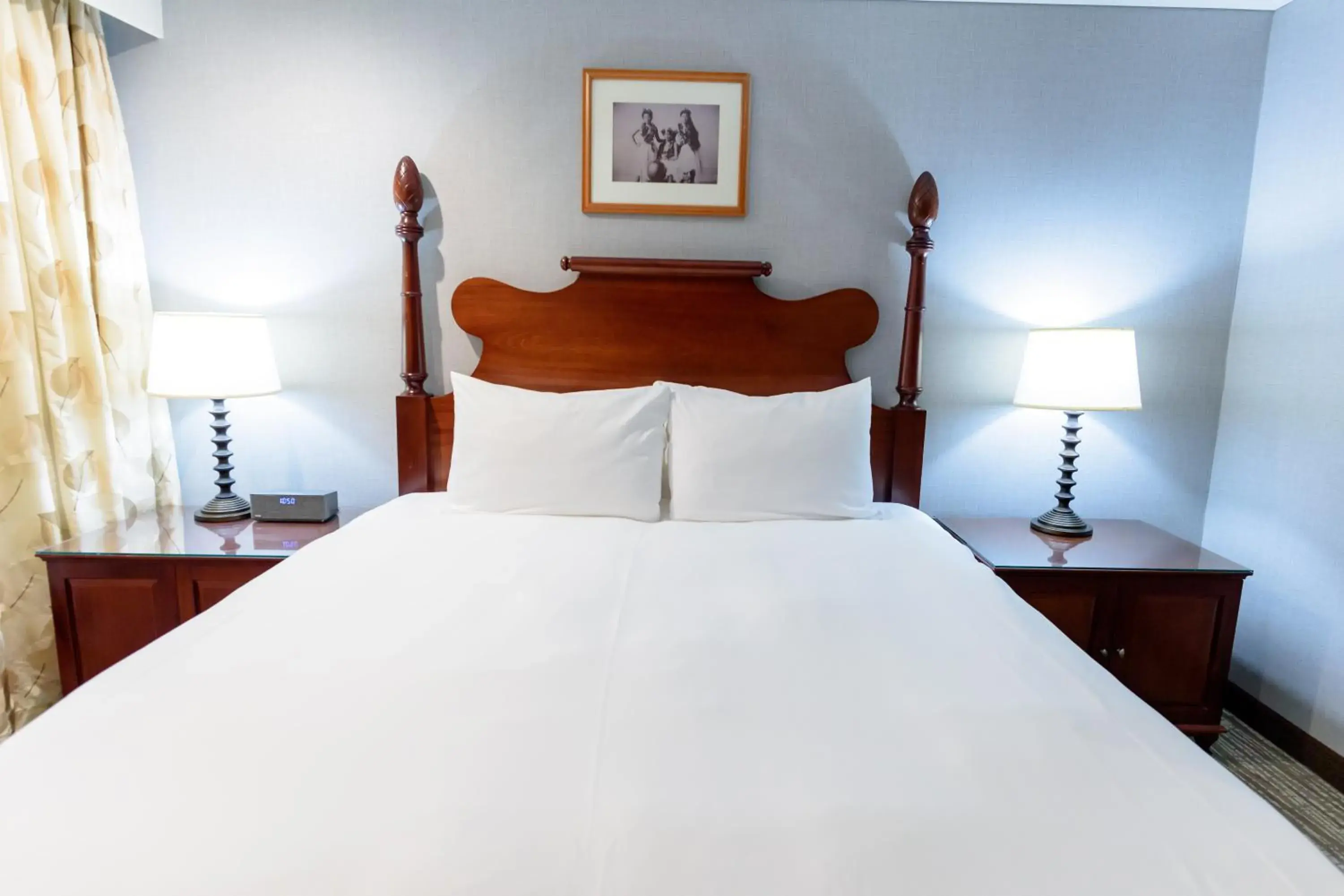 Deluxe King Room in Polynesian Residences Waikiki Beach Deluxe King Room in Polynesian Residences Waikiki Beach