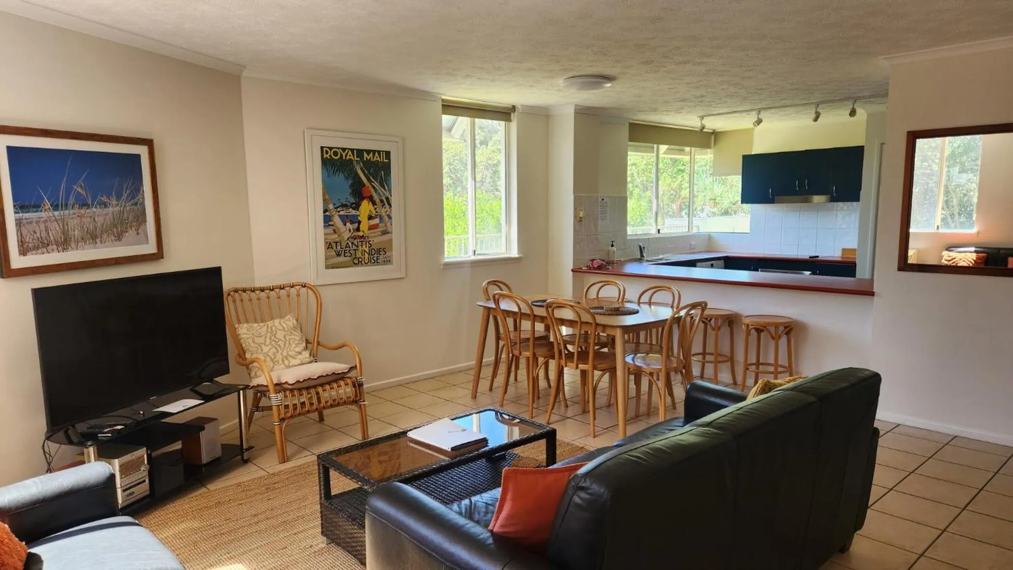 TV and multimedia in Whalewatch Ocean Beach Resort