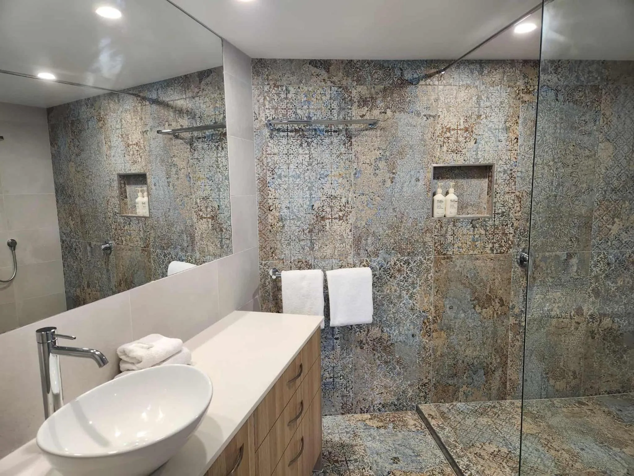 Whalewatch Ocean Beach Resort