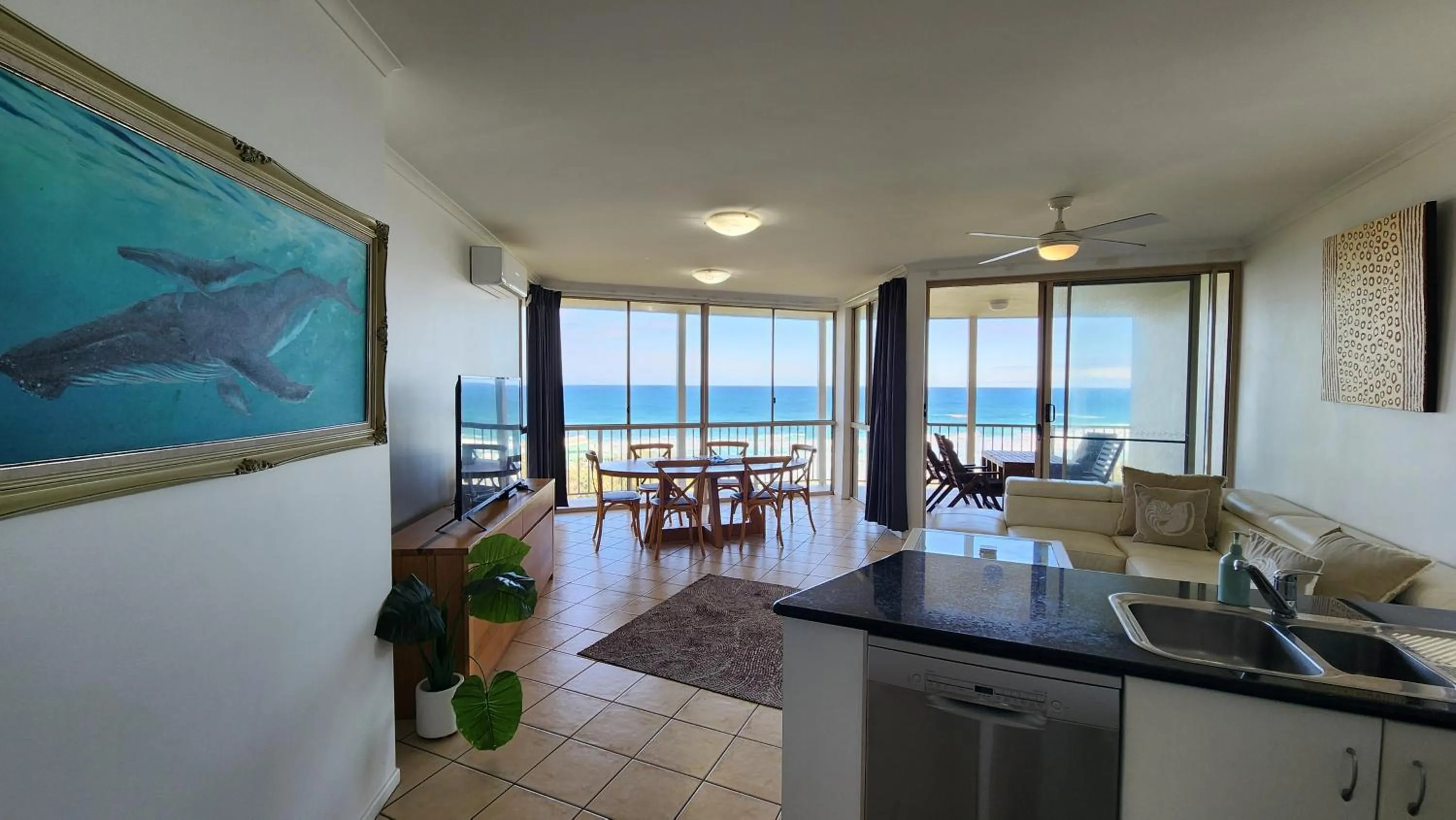 Kitchen or kitchenette in Whalewatch Ocean Beach Resort