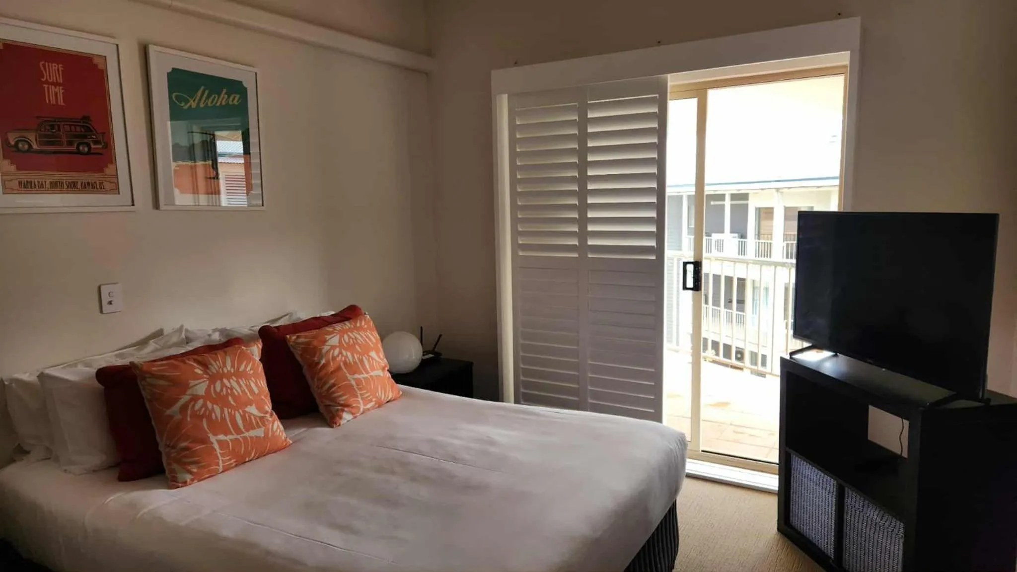 Bed in Whalewatch Ocean Beach Resort