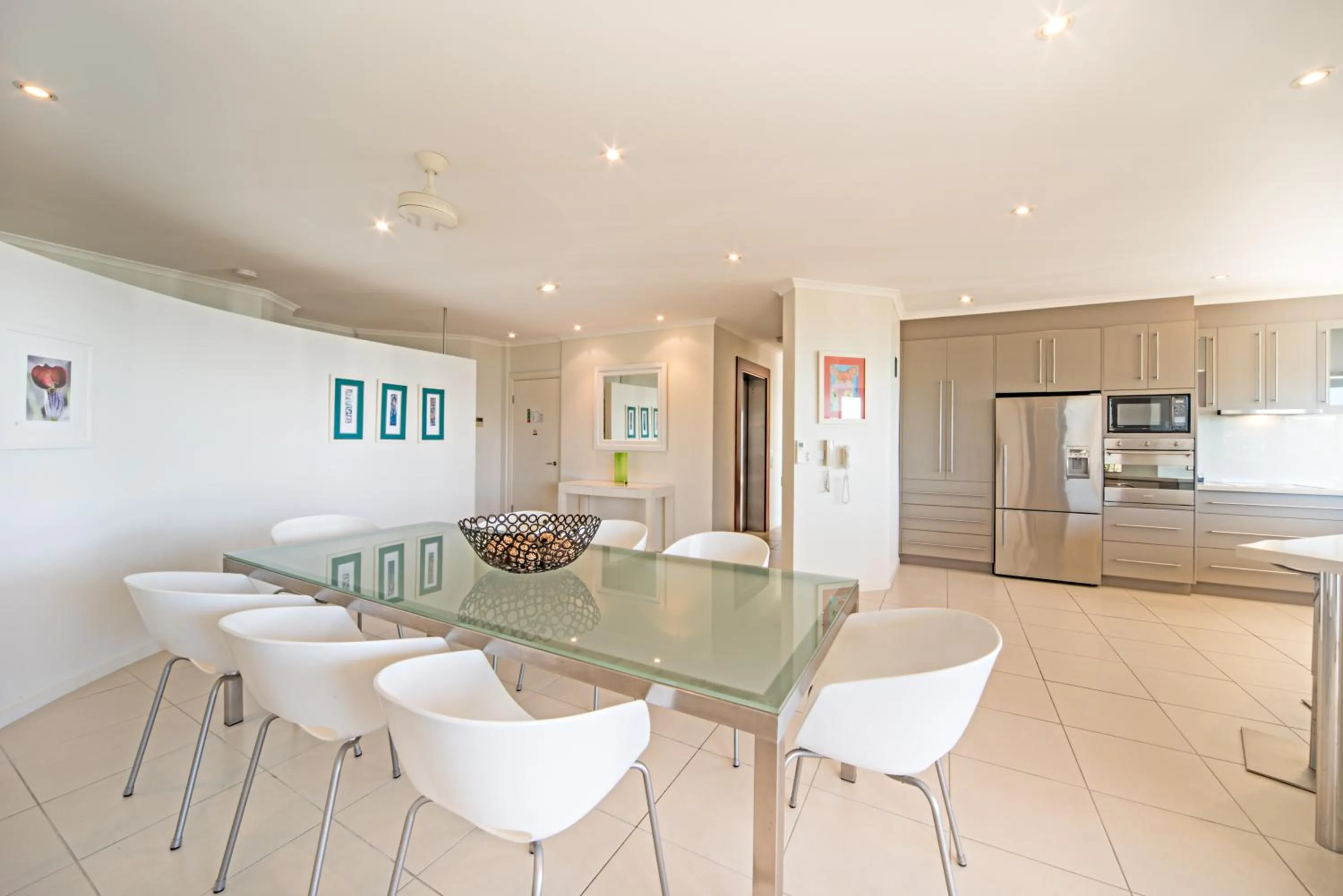 Dining area in Sea Star Apartments