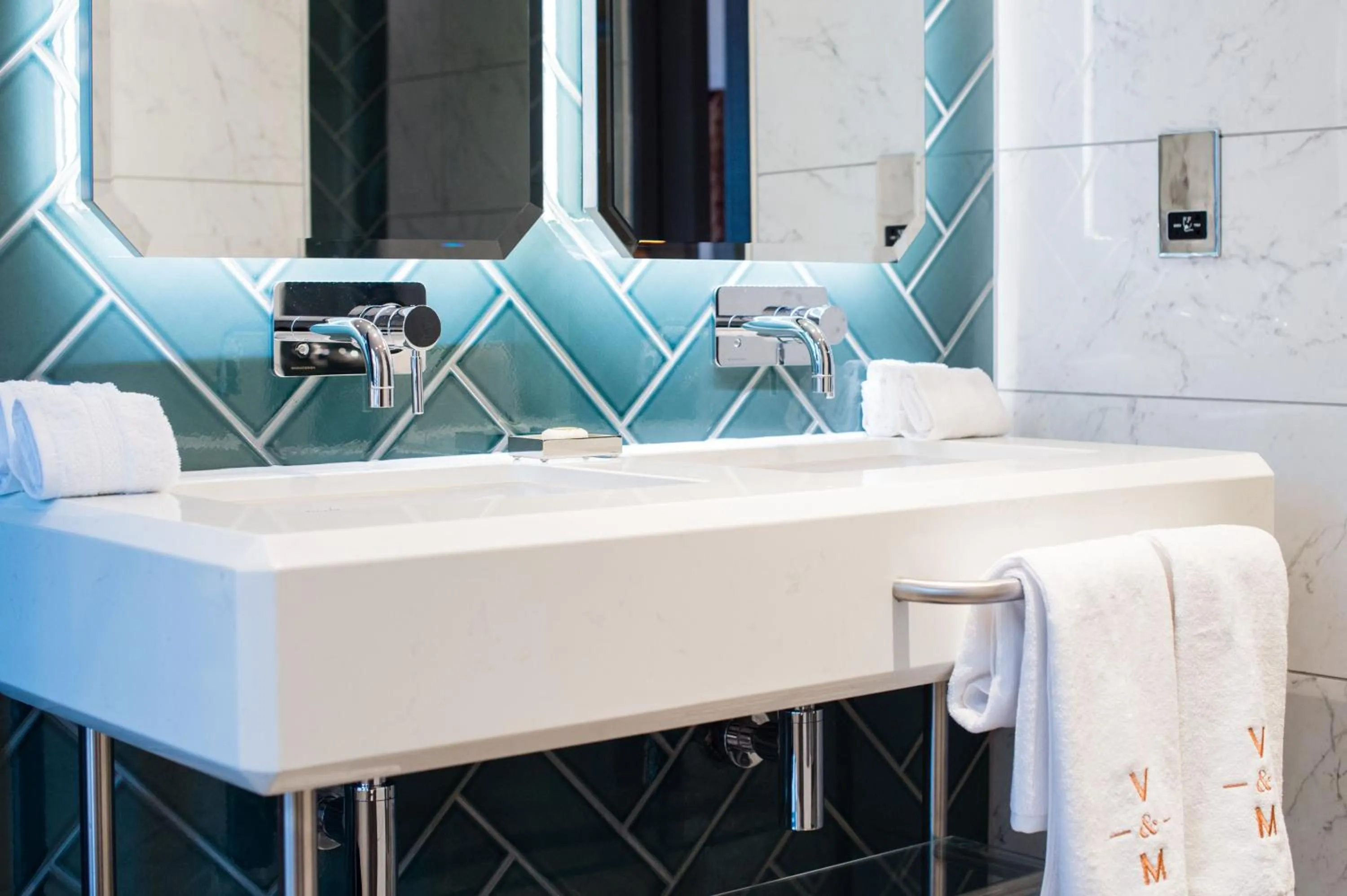 Bathroom, Bed in Vintry & Mercer Hotel - Small Luxury Hotels of the World