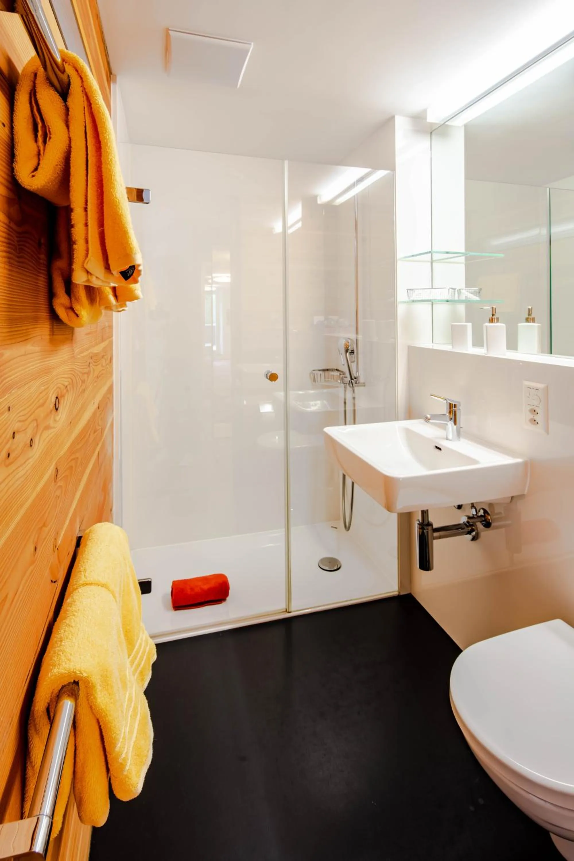 Bathroom in Hotel Vallatscha